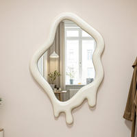 ASYMMETRISCHER Spiegel mit Holzrahmen 75×50 cm - Creme, Glas/Holz (50/3.5/75cm)