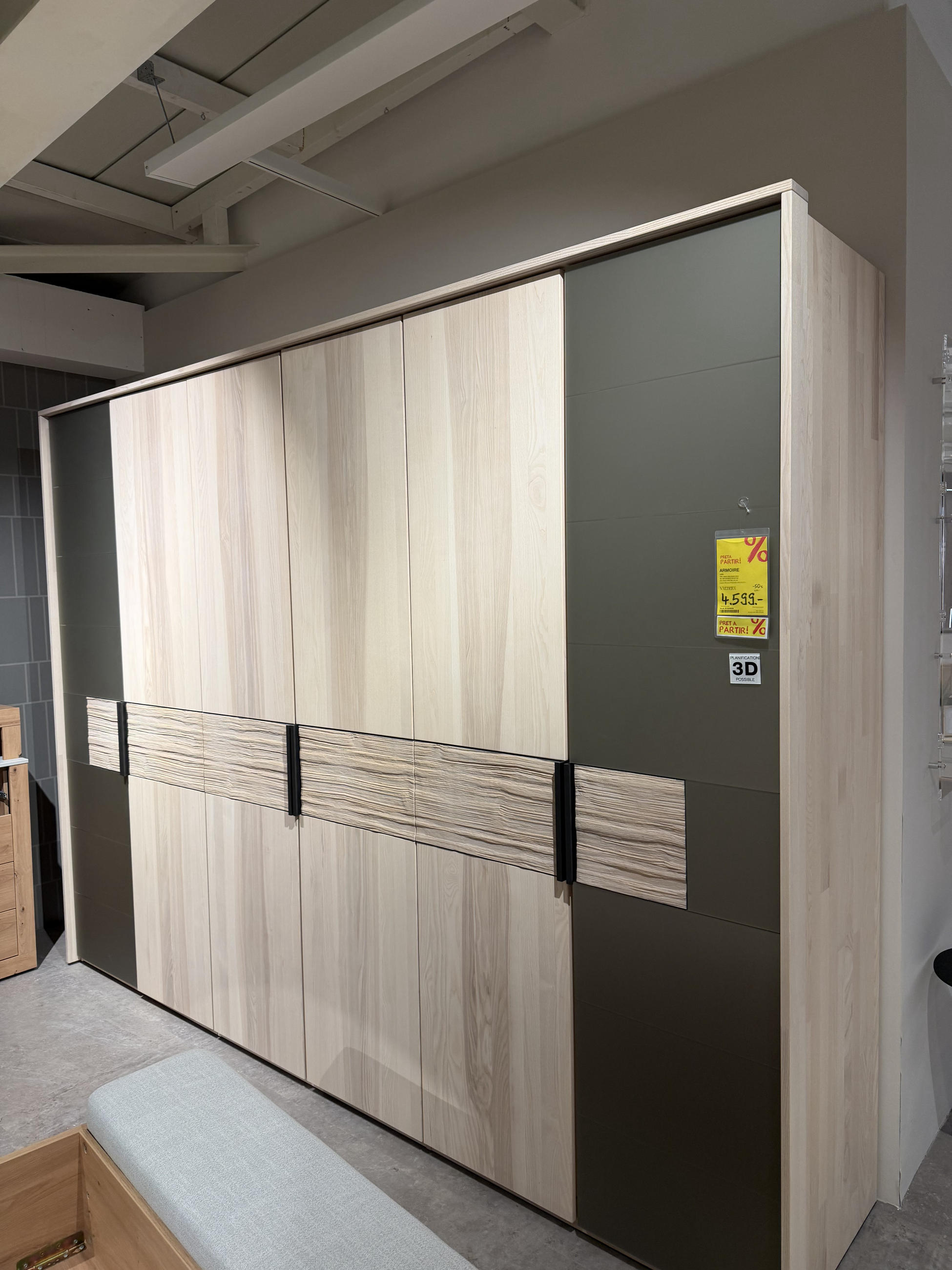 Armoire portes battantes