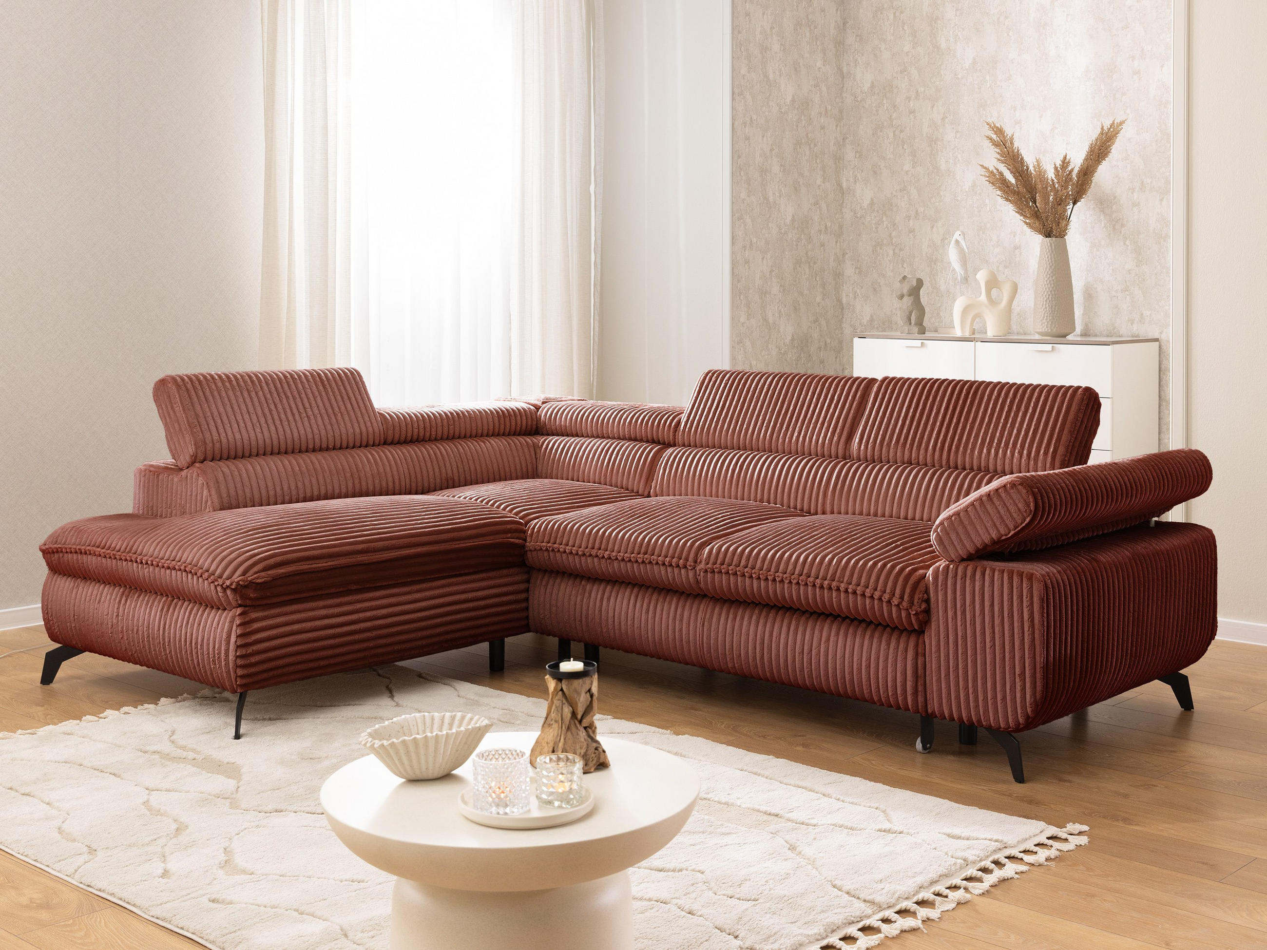 ECKSOFA mit Schlaffunktion und Bettkasten Bonnie aus Terrakotta Cord-Stoff mit verstellbaren Kopfstützen und Armlehne - Ottomane links - Terracotta/Schwarz, Holz/Textil (275/210cm) - S-Style Möbel