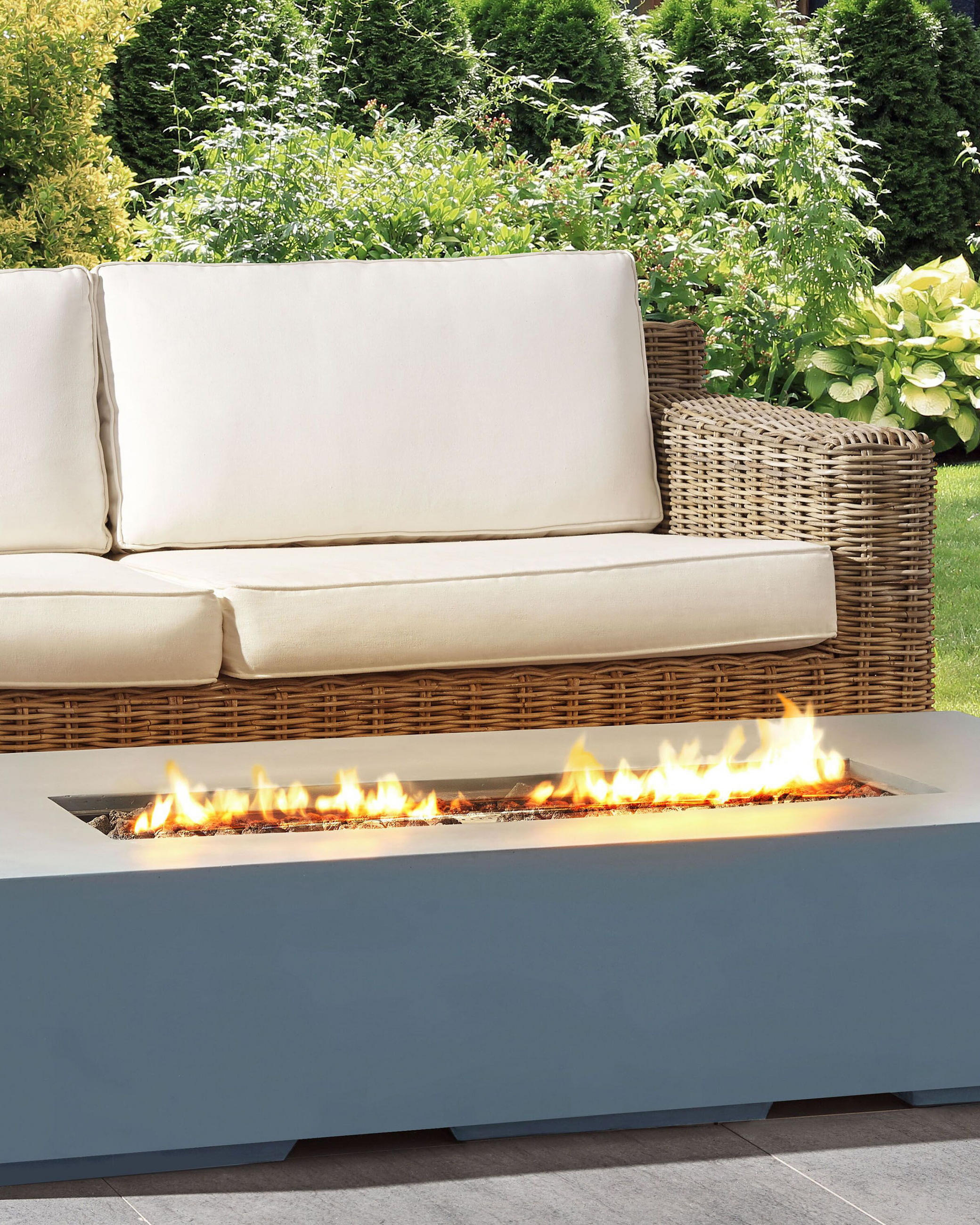FEUERSTELLE Grau Pavo - Grau, Naturmaterialien (143/31/71cm) - Beliani