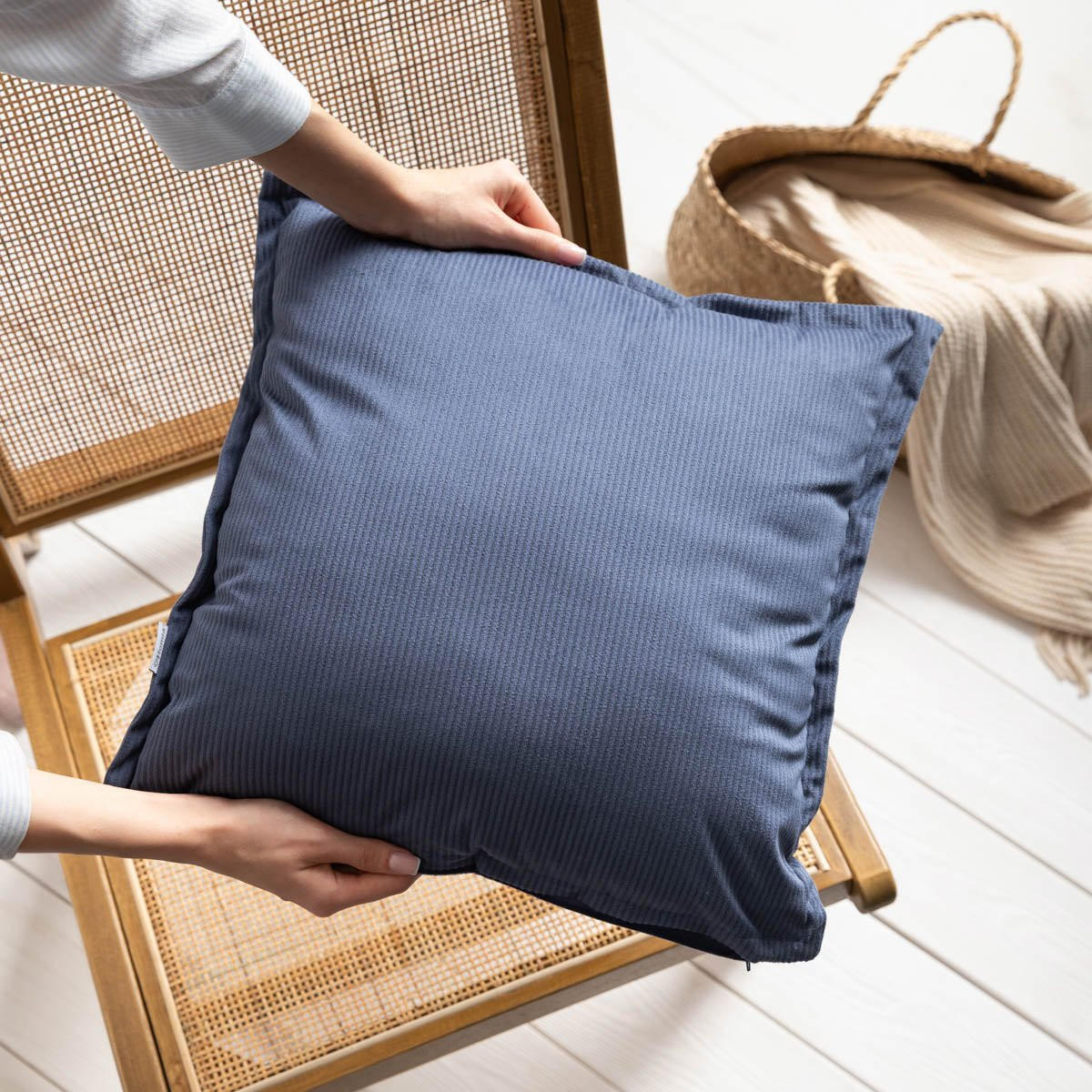 KOPFKISSENBEZUG Nantu blau 45/45 cm - Blau, Textil (45/45cm) - Homla