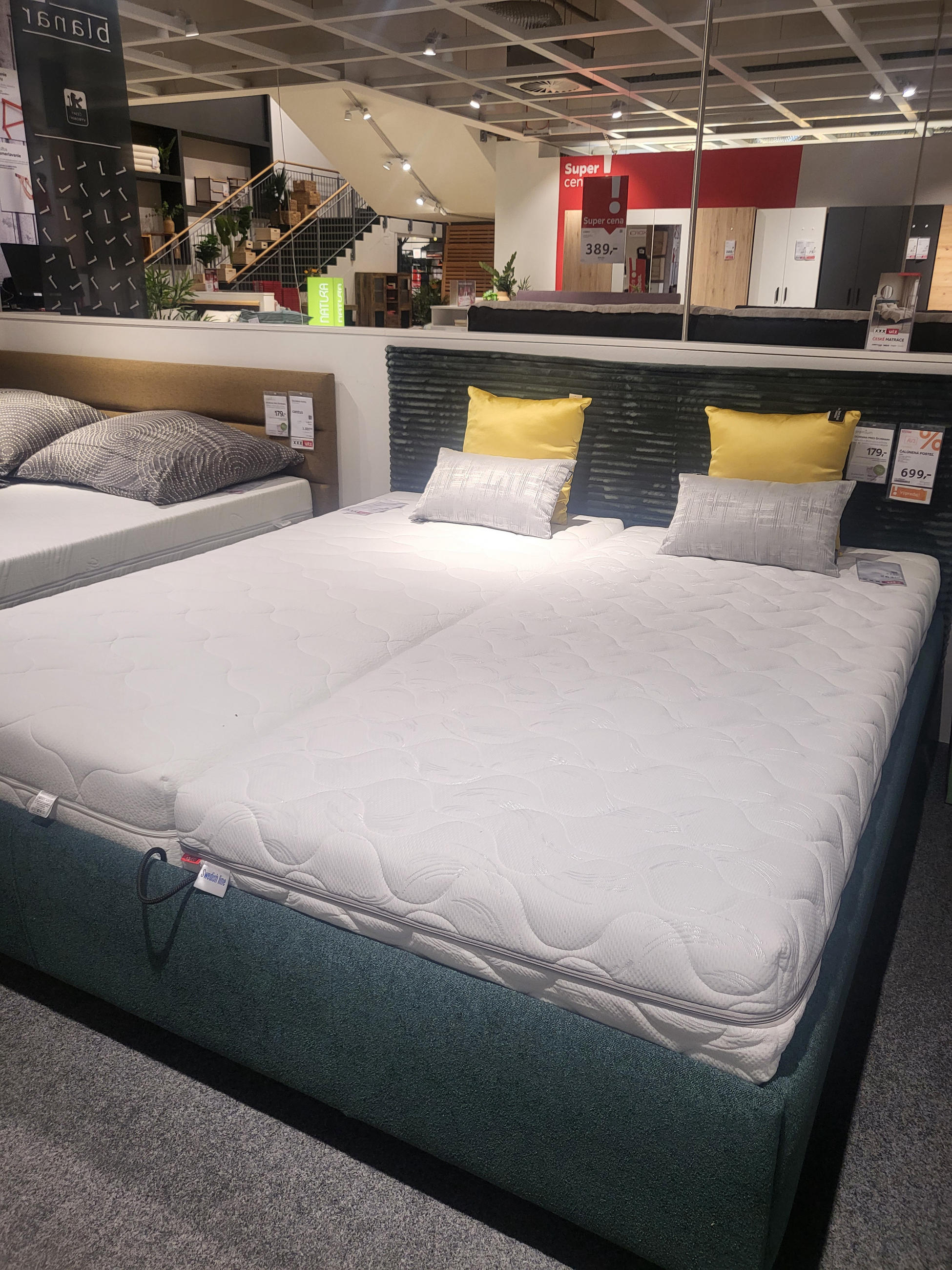 Čalúnená posteľ Astrid