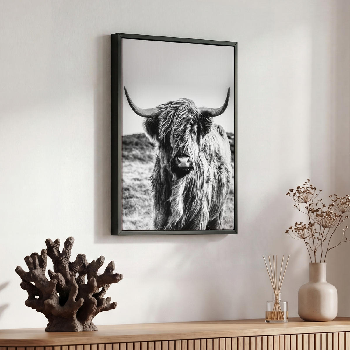 LEINWAND Bilder mit Rahmen - Kuh - Schottischer Hochländer - Schwarz - Weiß - Tier - Natur - Wildtiere - 30x40 - Schwarz, Textil (30/40cm) - MuchoWow