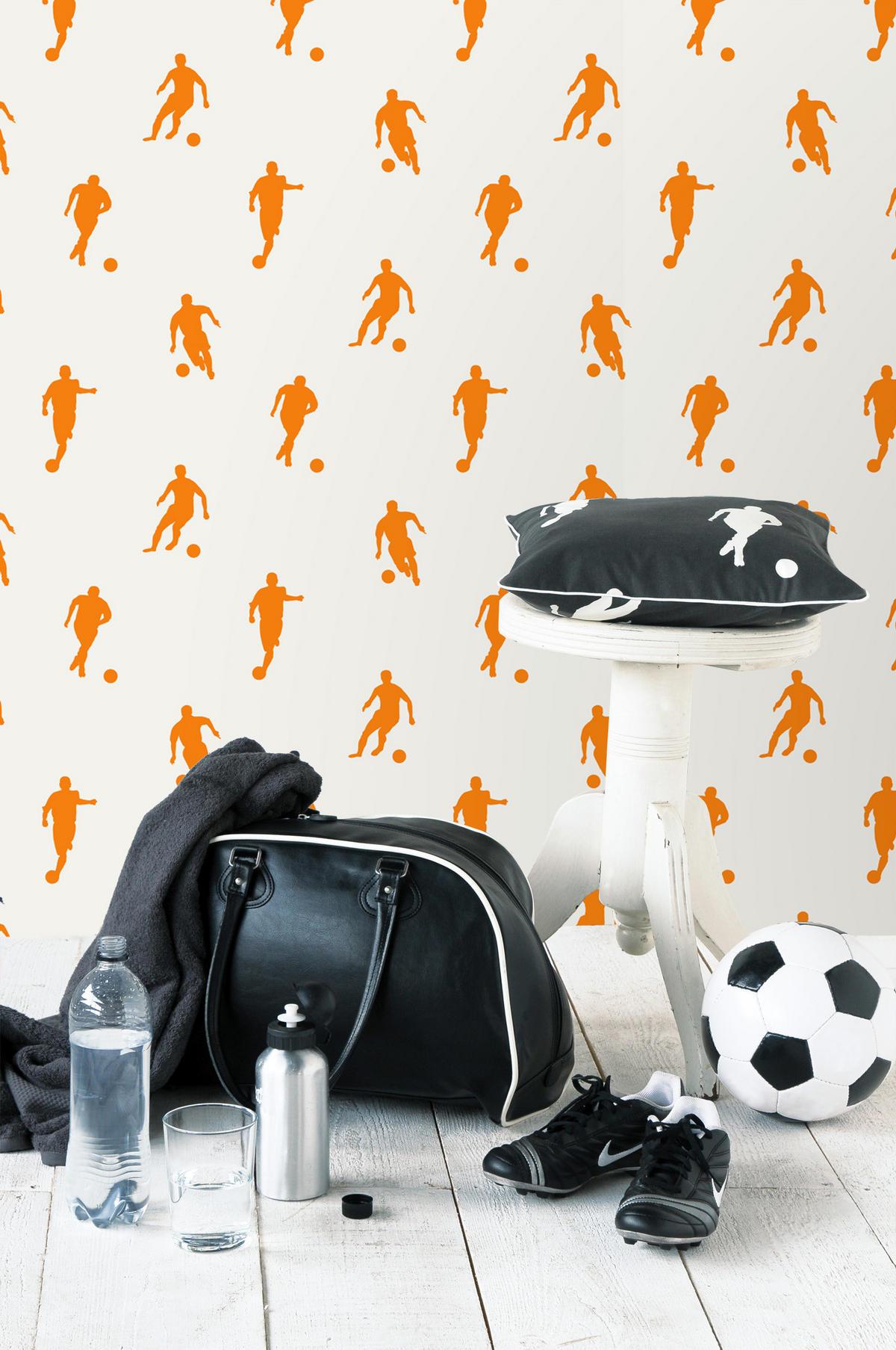 TAPETE Fußballspieler 53 cm x 10.05 m - Orange, Papier (53/0.1cm) - ESTAhome