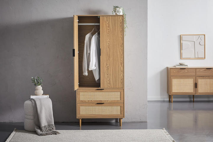 Skrine na oblečenie