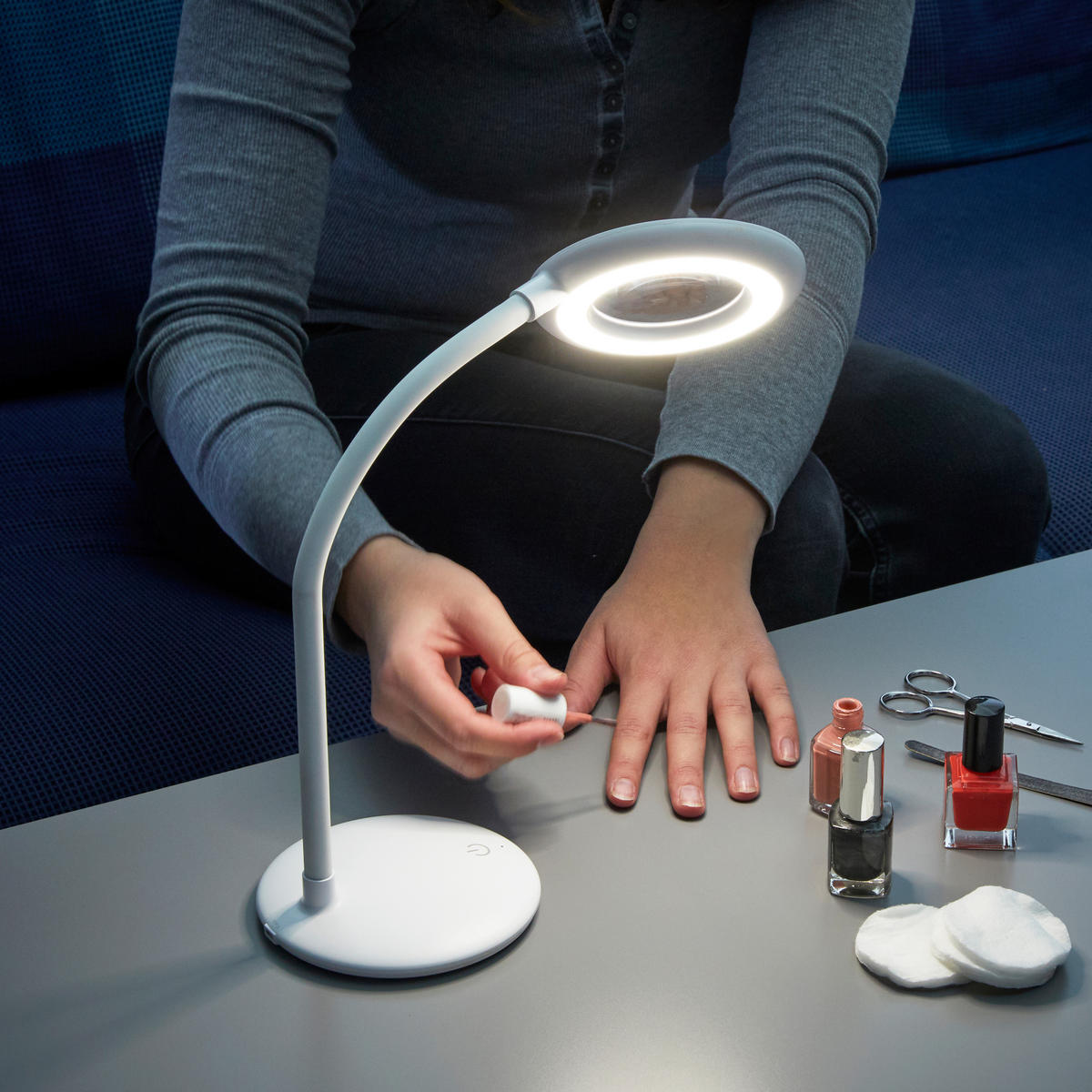 LED-LUPENLAMPE - aufladbar mit Tischstandfuß und 3x Vergrößerung für präzises Arbeiten, 2,5 Stunden Laufzeit - Weiß, Kunststoff (12.4/12.4/33cm) - Northpoint