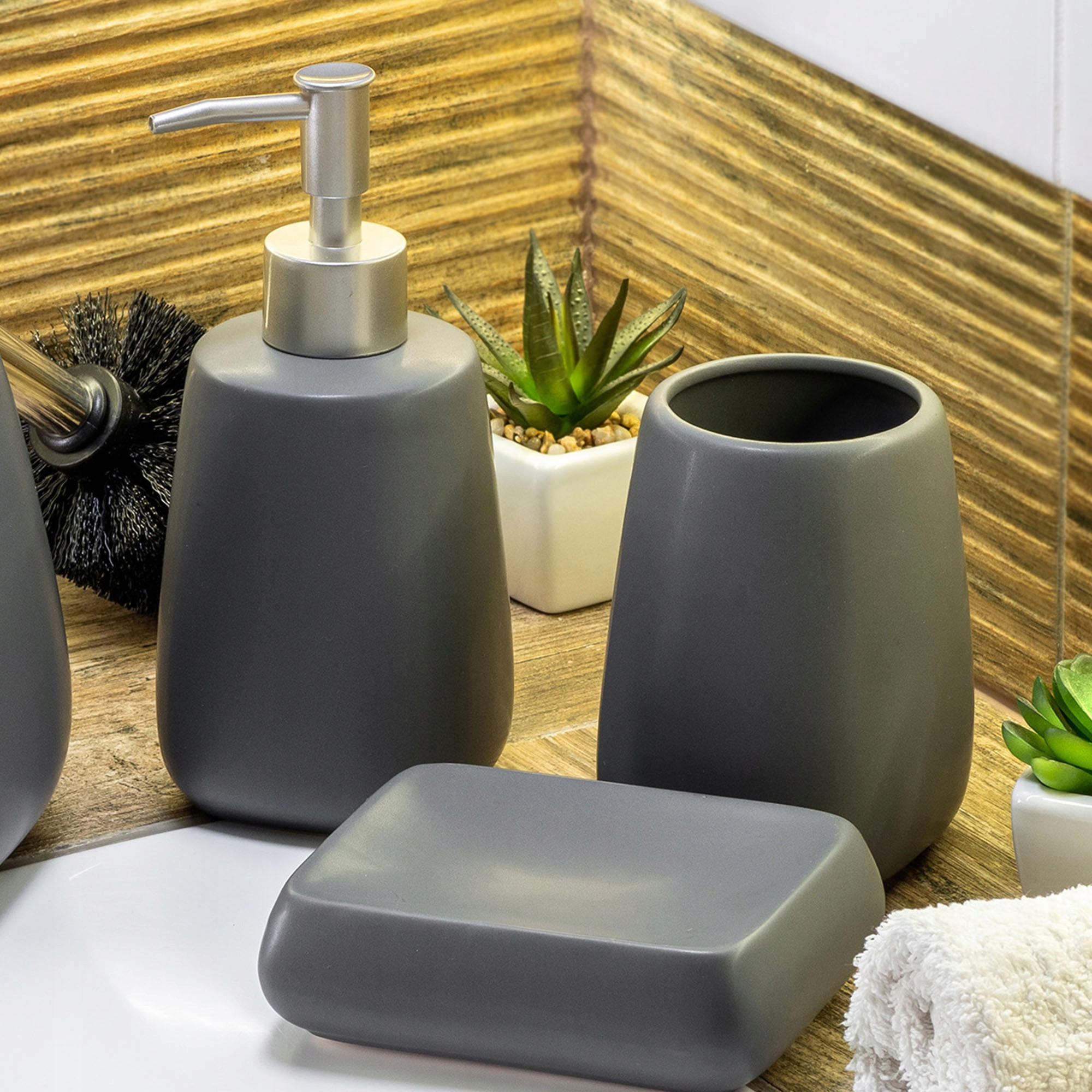 BADEZIMMERSET SEIFENSPENDER + Badezimmerbecher-Set, grau - Grau, Keramik (8/11cm) - KADAX
