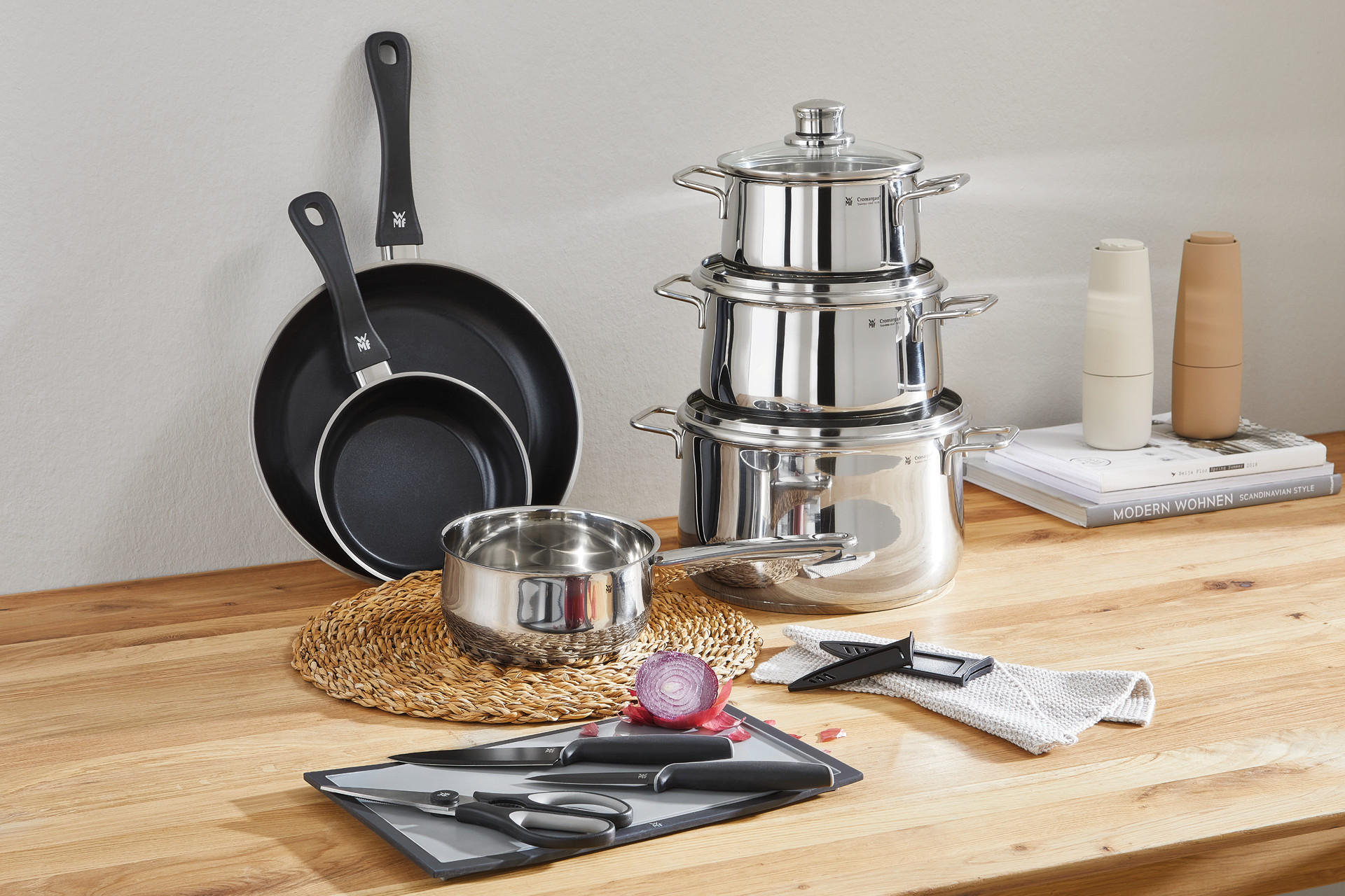 Märket WMF kastruller och stekpannor XXXLutz