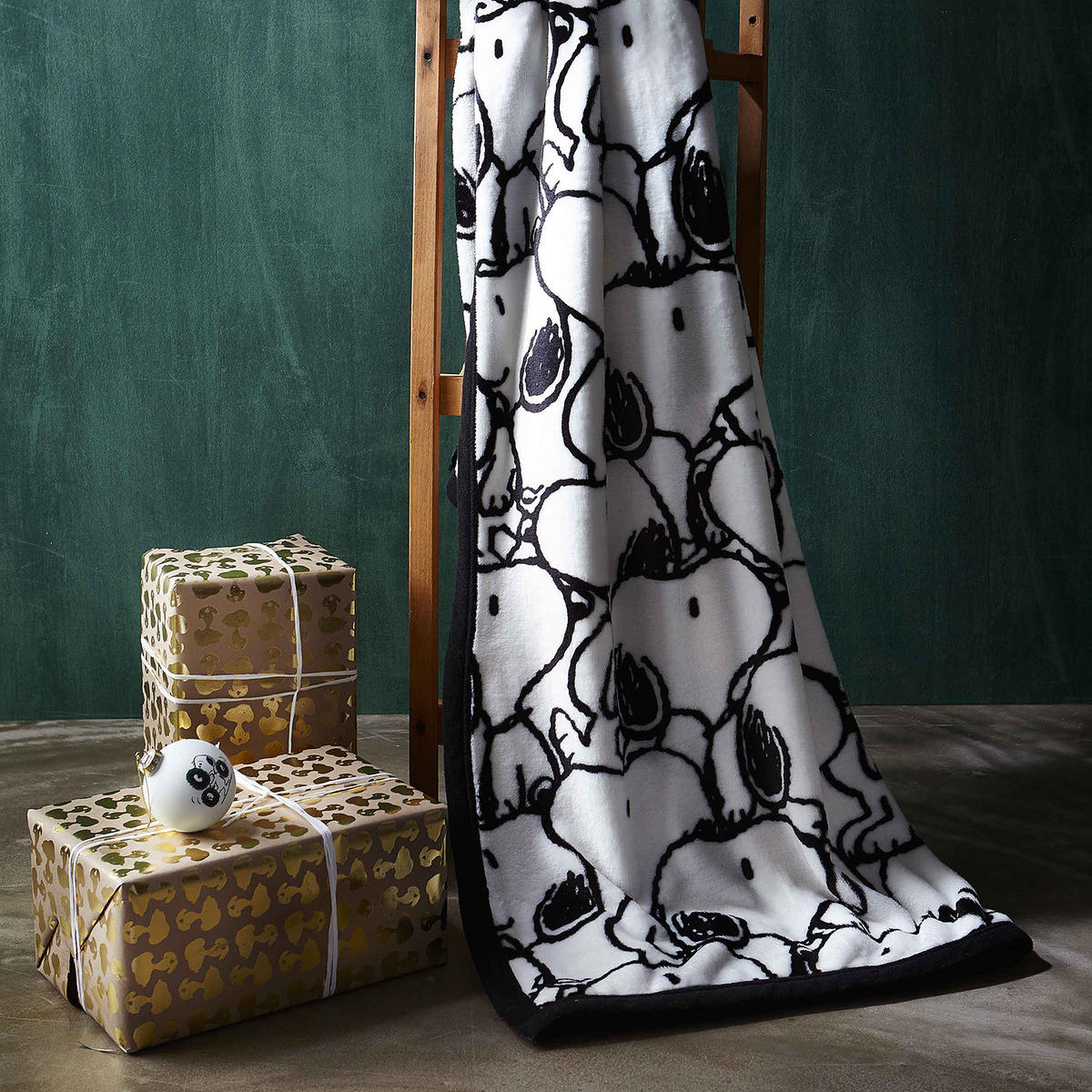 PLAID Peanuts - Schwarz, Kunststoff (130/170cm) - Butlers