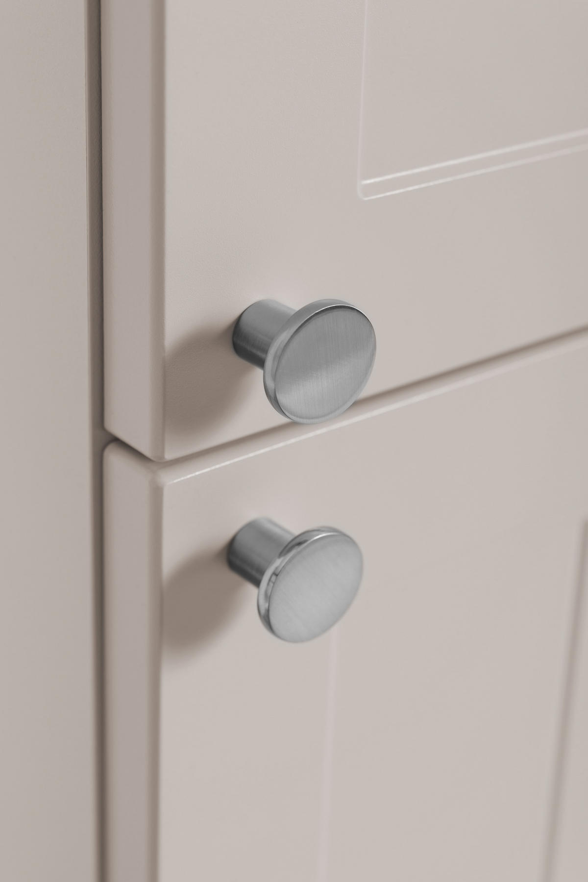 BADEZIMMERSCHRANK, Kaschmir, 35 x 136 x 27 cm, silberner Griff - Beige/Silberfarben, Holzwerkstoff/Metall (35/136/27cm) - 3XE LIVING