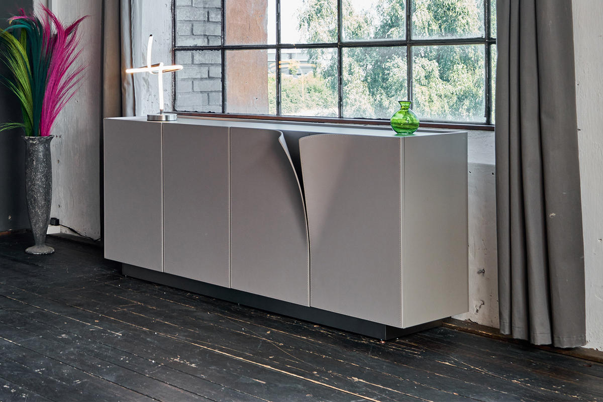 SIDEBOARD EMMA Grau Holz - Silberfarben/Weiß, Holzwerkstoff/Metall (180/78/42cm) - KAWOLA