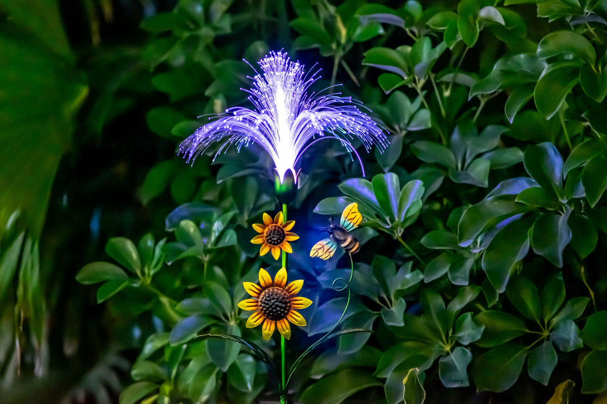 LED-SOLAR-GARTENSTECKER - mit Fiber-Beleuchtung und Dämmerungssensor für stilvolle Garten-Dekoration, RGB, 1er-Set - Weiß, Kunststoff (5/28/93cm) - Northpoint