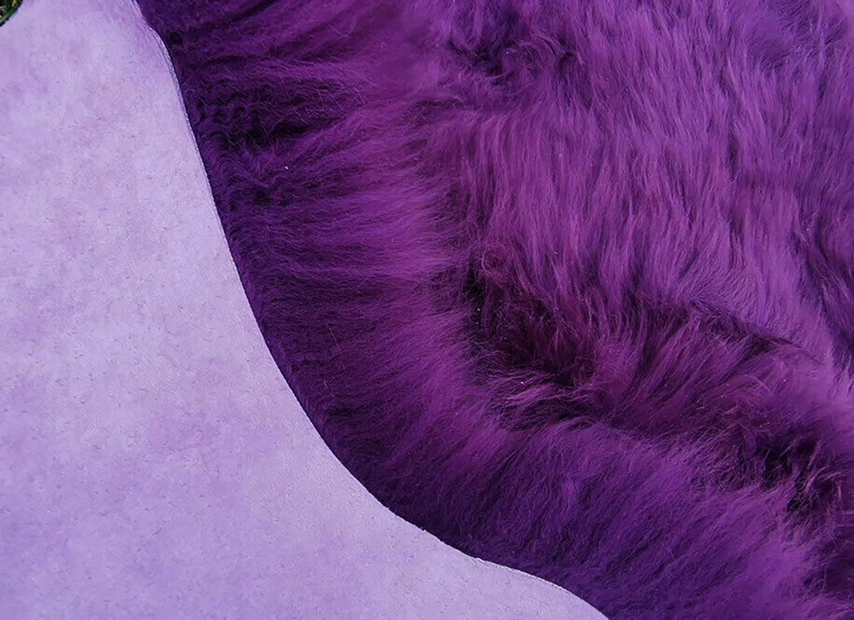 LAMMFELL Öko bunt gefärbt weich Fell Teppich Amethyst ca. 110 cm - Violett, Fell (60/110cm) - Provellus