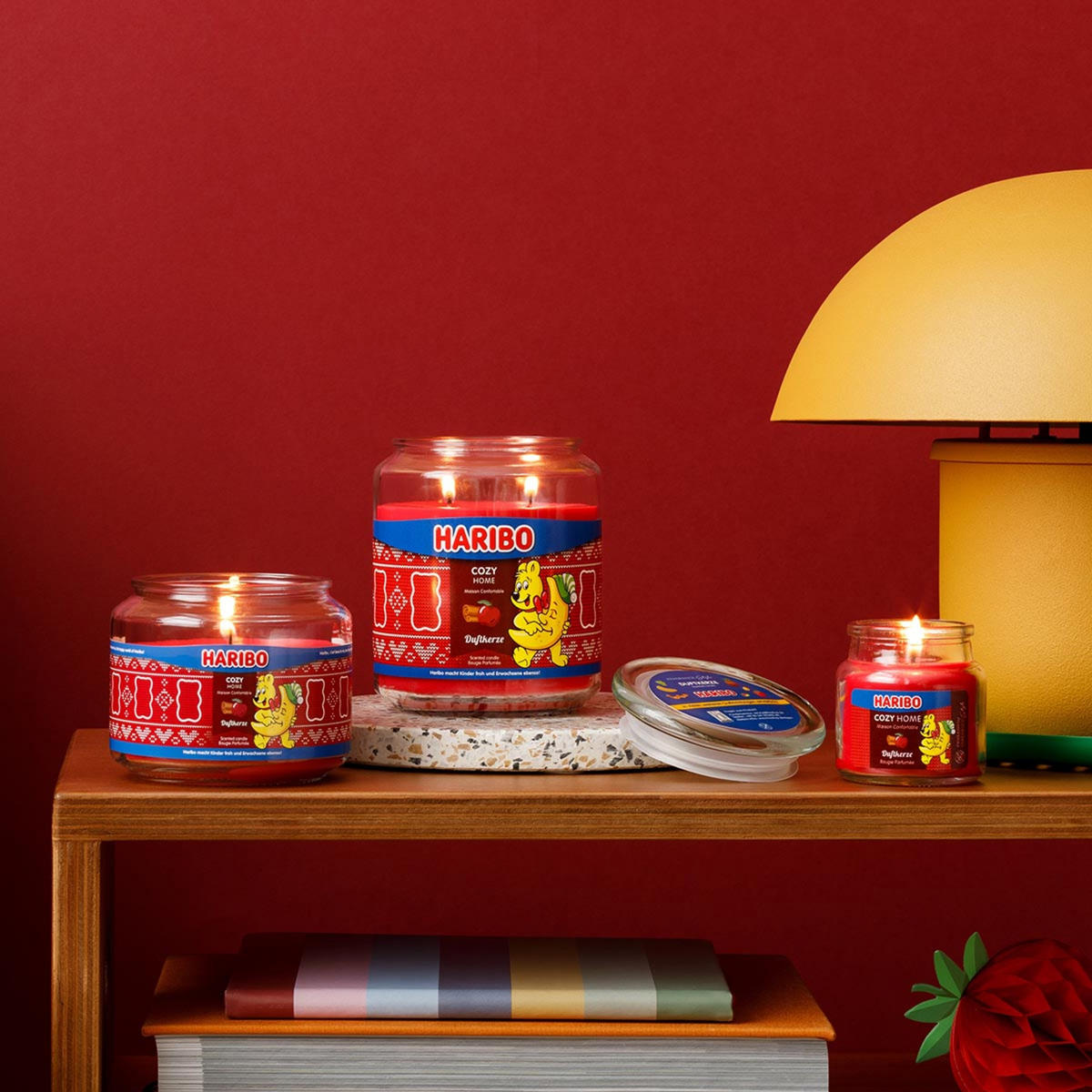 DUFTKERZE Haribo - Hellrot, Naturmaterialien/Glas (13cm)