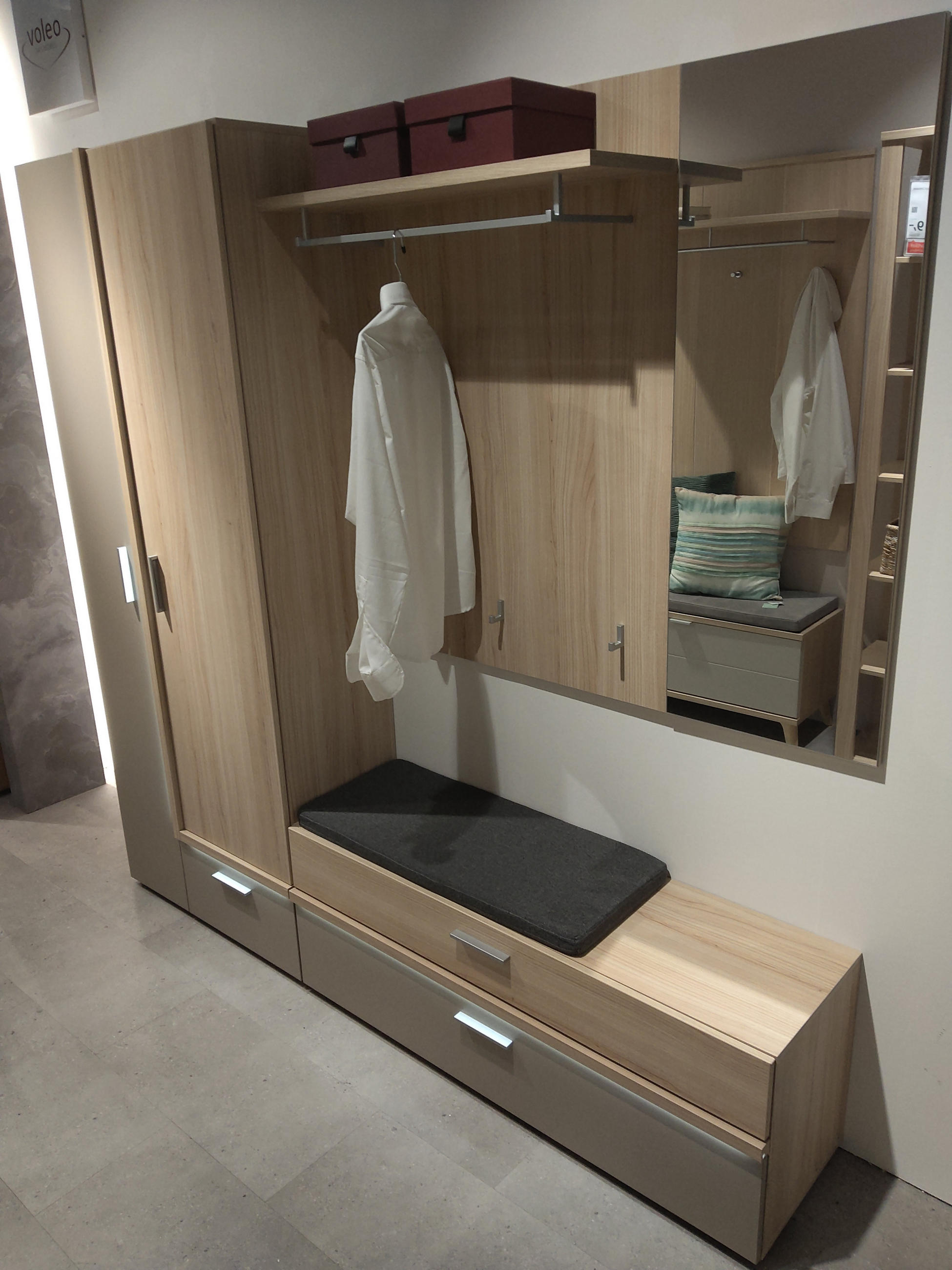 Garderobe Canun - Voleo