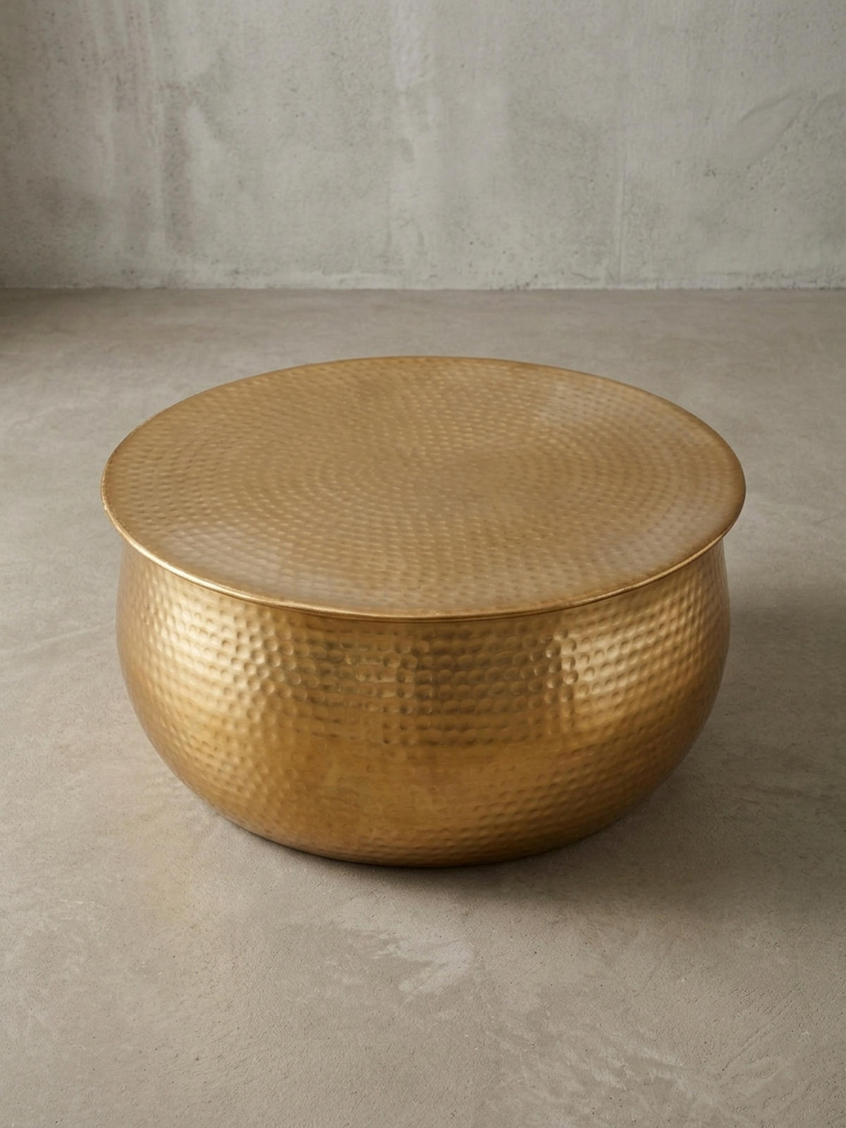 COUCHTISCH ENNS: Orientalisch, Hammerschlagstrukturen, Aluminium, Handgefertigt, Gold 60x60x30 cm - Goldfarben, Metall (60/60/30cm) - KADIMA DESIGN