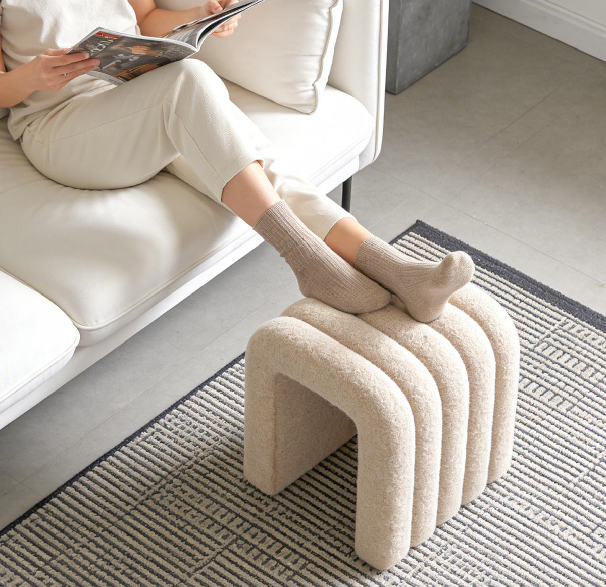 HOCKER Bogenform Beige - Creme, Holzwerkstoff/Textil (39.5/46/39cm) - Hometopia