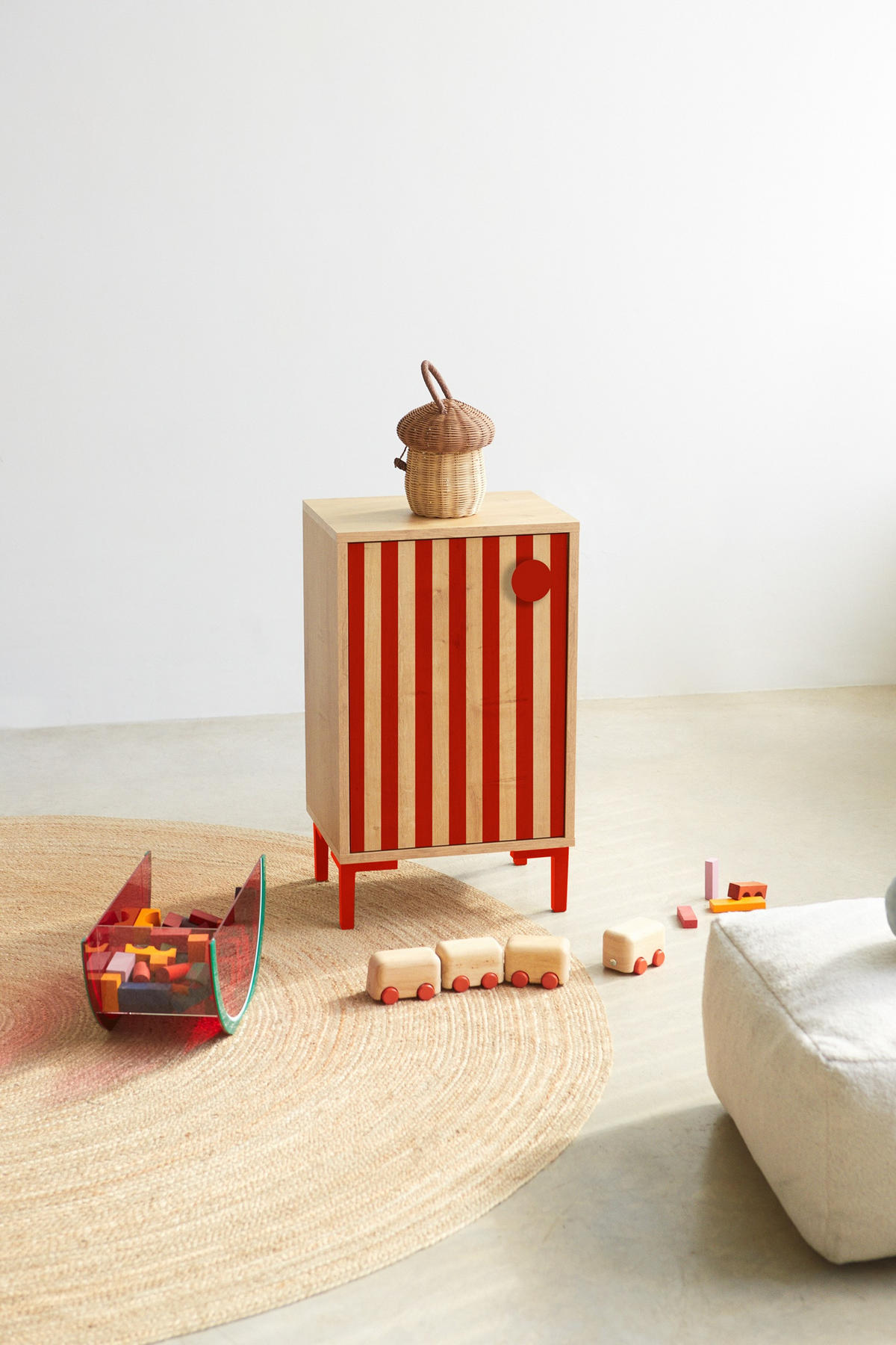 NACHTTISCH mit 1 Tür Farbe Eiche und rote Streifen WILLIAM KIDS - Rot/Eiche Artisan, Holzwerkstoff (40/65/30cm) - RNT By Really Nice Things