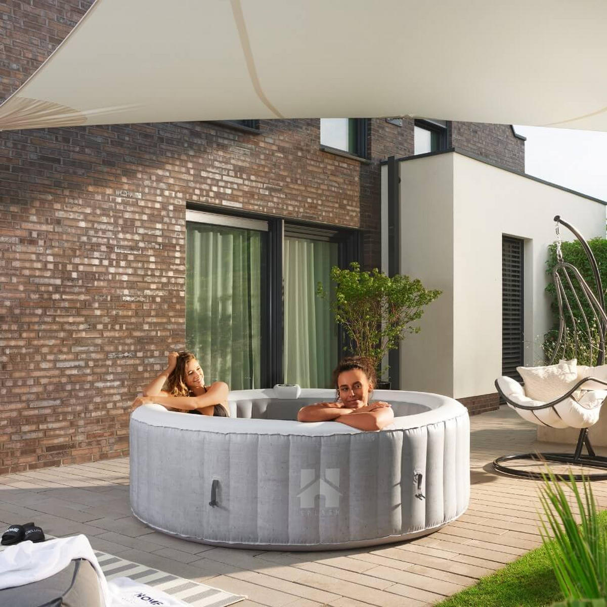 OUTDOOR Whirlpool SPLASH inkl. Abdeckung - Ø208 cm 6 Personen Beton - Grau, Kunststoff (208/65/208cm) - Home Deluxe