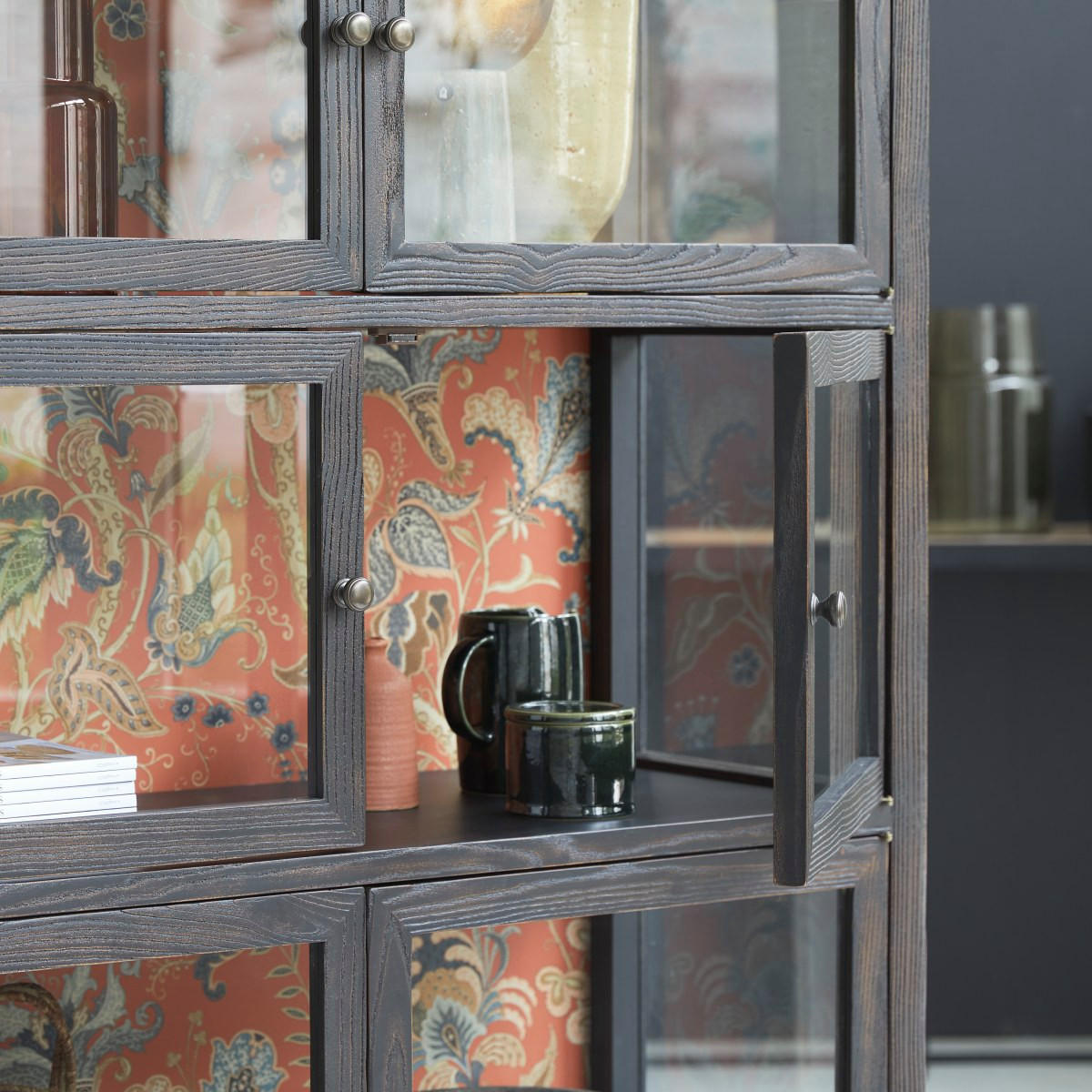 VITRINENSCHRANK Tana Schwarz aus Ulme - Schwarz, Holz (110/160/40cm) - Tikamoon