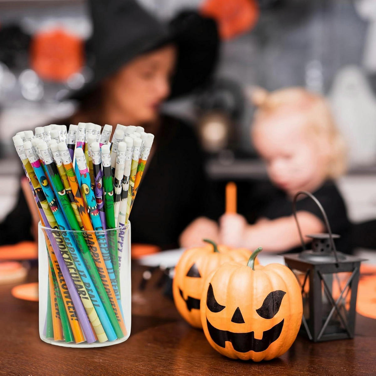 HOLZBLEISTIFTE 48-teiliges Set Halloween-Motive mit Radiergummis - Multicolor, Holz