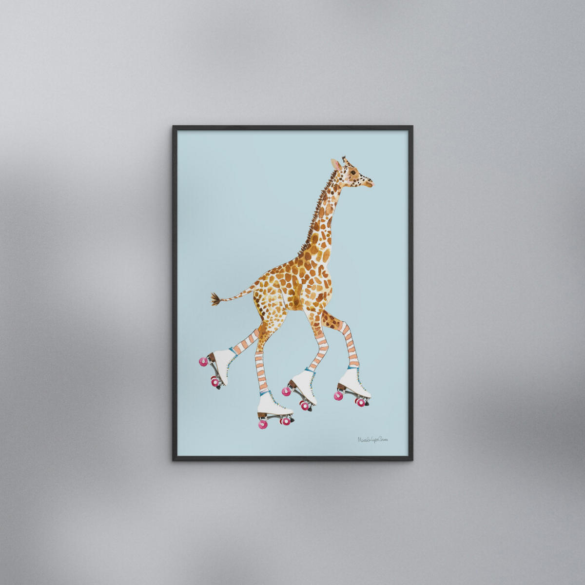 POSTER mit Rahmen Wild Apple - Giraffe joy ride VI - Blau/Schwarz, Holz/Papier (70/100cm) - Poster&Frame