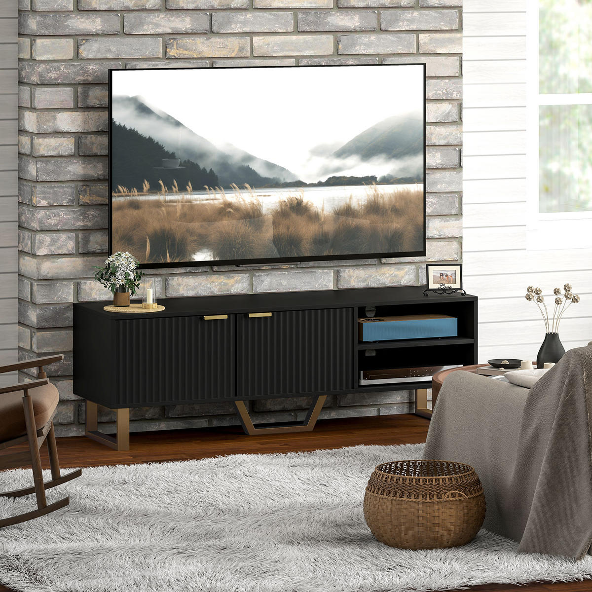 TV-LOWBOARD Holzoptik/Gold 140/39/47 cm, 2 geriffelte Türen, offene Fächer - Schwarz, Holzwerkstoff (140/47/39cm) - PANGIVO