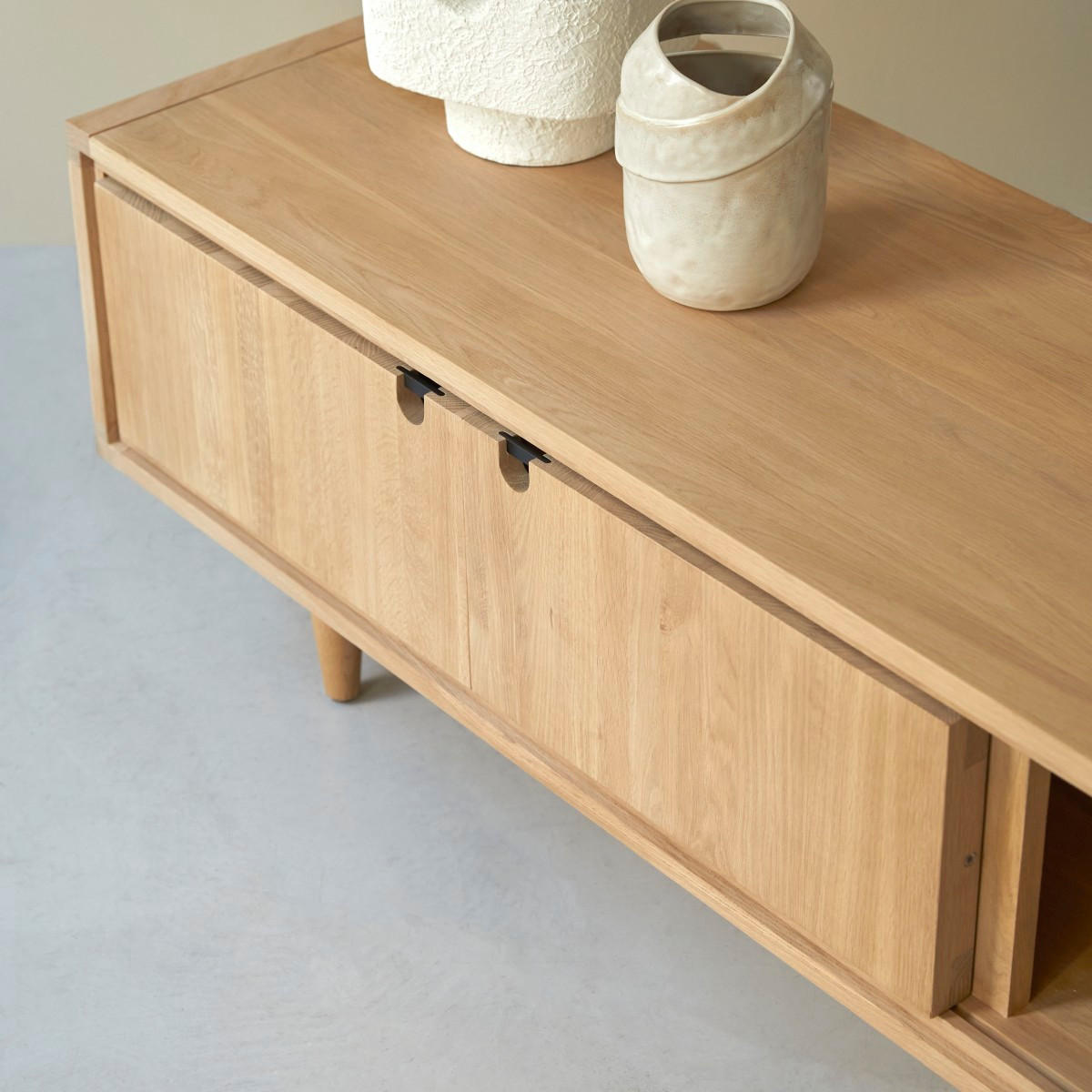 TV-SCHRANK Jonàk Natur aus Eiche - Naturfarben, Holz (140/45/45cm) - Tikamoon