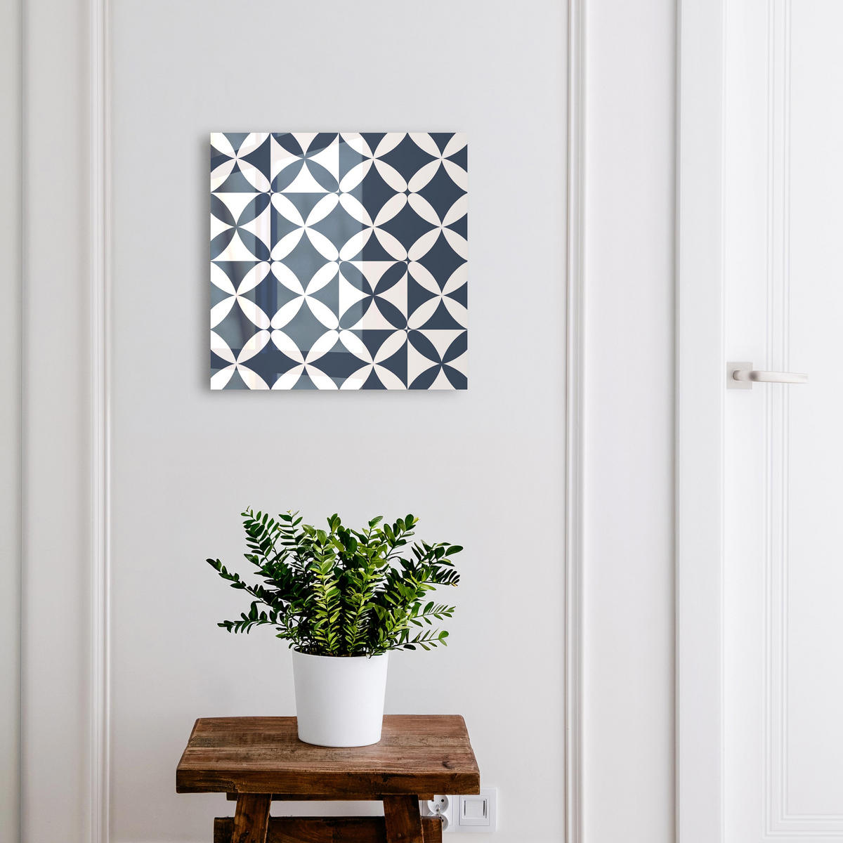 SCHLÜSSELBOX Weiß 30x30 cm – Türöffnung nach rechts - Geometrische Eleganz - Dunkelblau, Metall (30/30/5cm) - TULUP