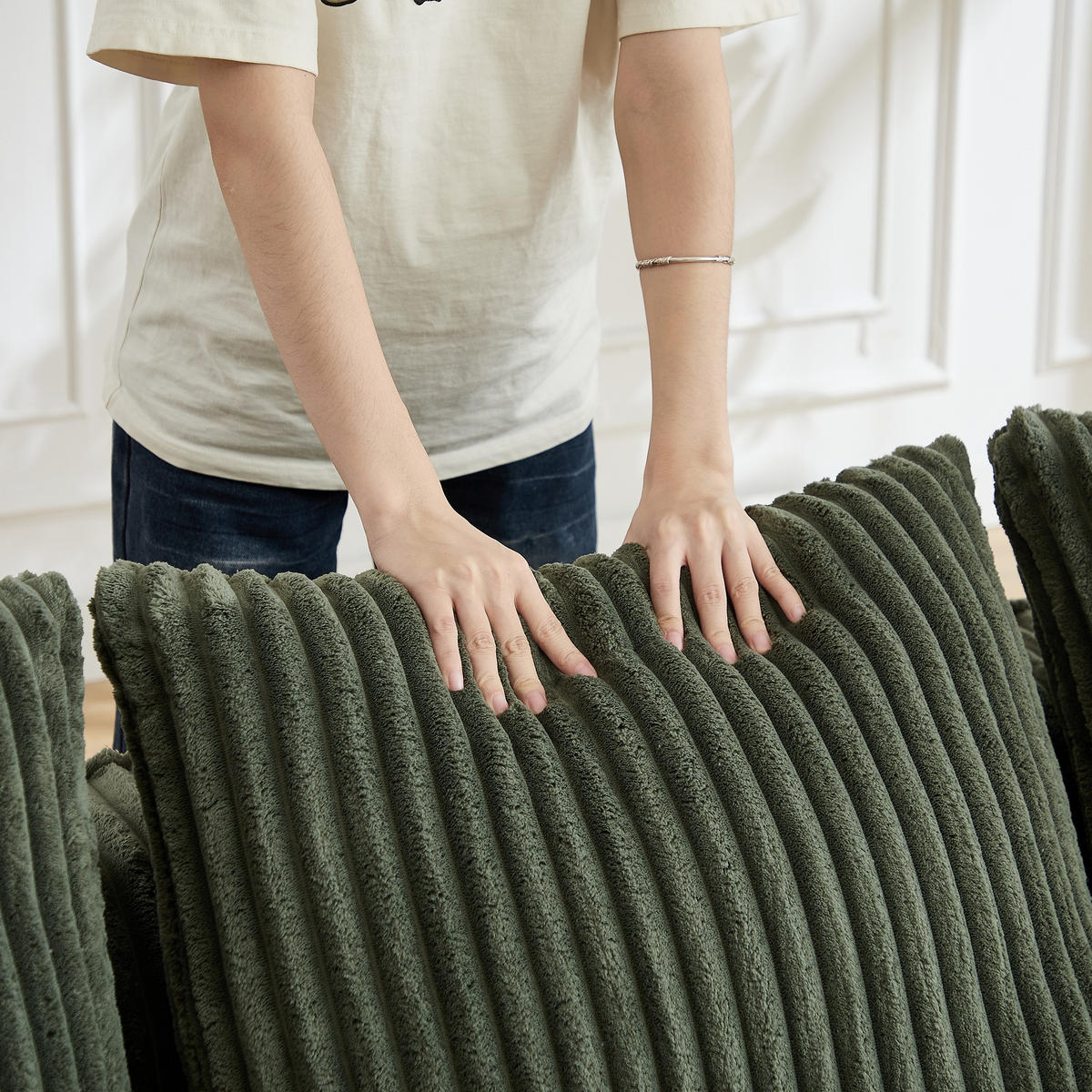 2-SITZER SOFA Cord Grün mit 2 Kissen - Grün, Textil (185/72.5/101cm) - WISHDOR