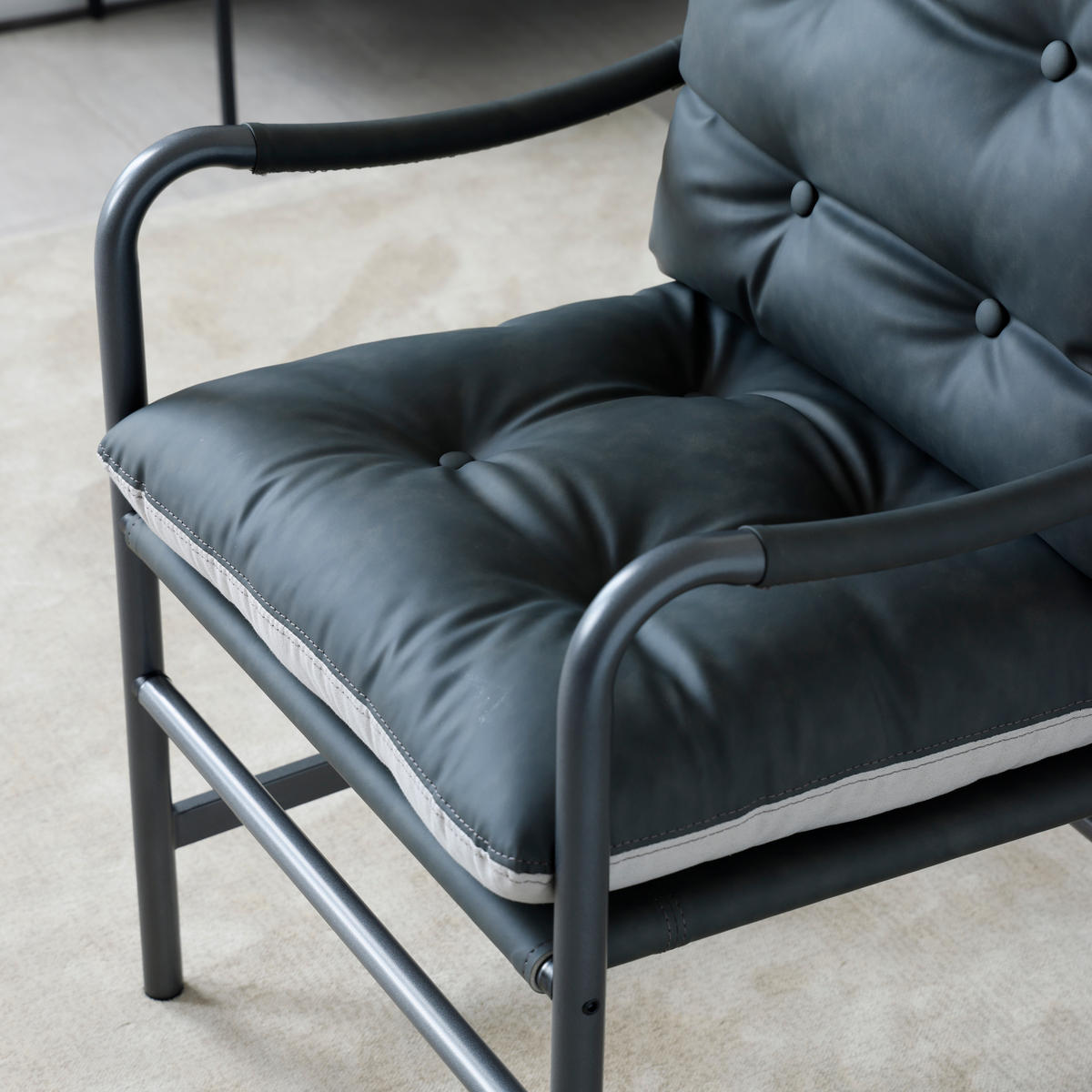 SESSEL PU-Leder mit schwarzem Metallrahmen, DE-42431, Braun - Schwarz, Metall (62/90/60cm) - ComfortXL