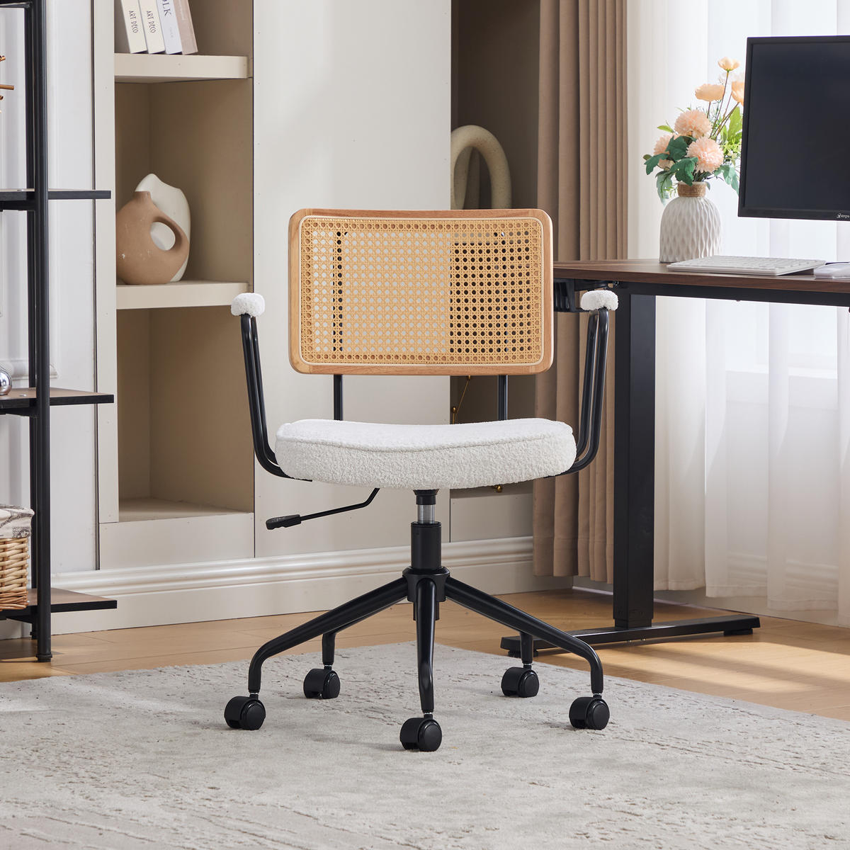 DREHSTUHL DE-36881 mit Rattan-Rückenlehne, Chenille-Sitz und Armlehnen Elfenbein - Creme, Metall (58.5/91.5/61cm) - ComfortXL