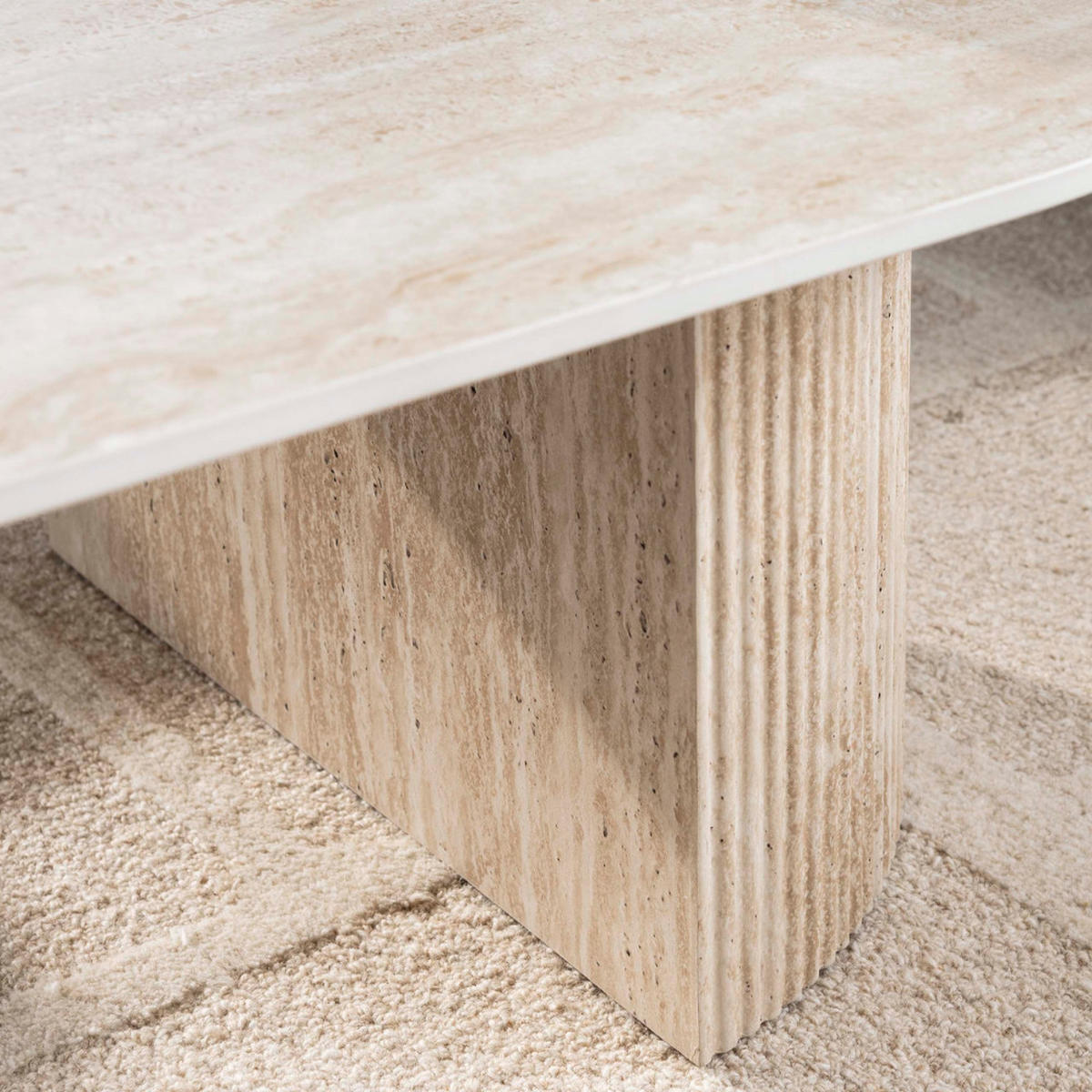 COUCHTISCH SIENNA Beige organischer Säulen Rillen-Optik 135x70x35cm - Beige, Keramik (135/70/42cm) - alesvelt