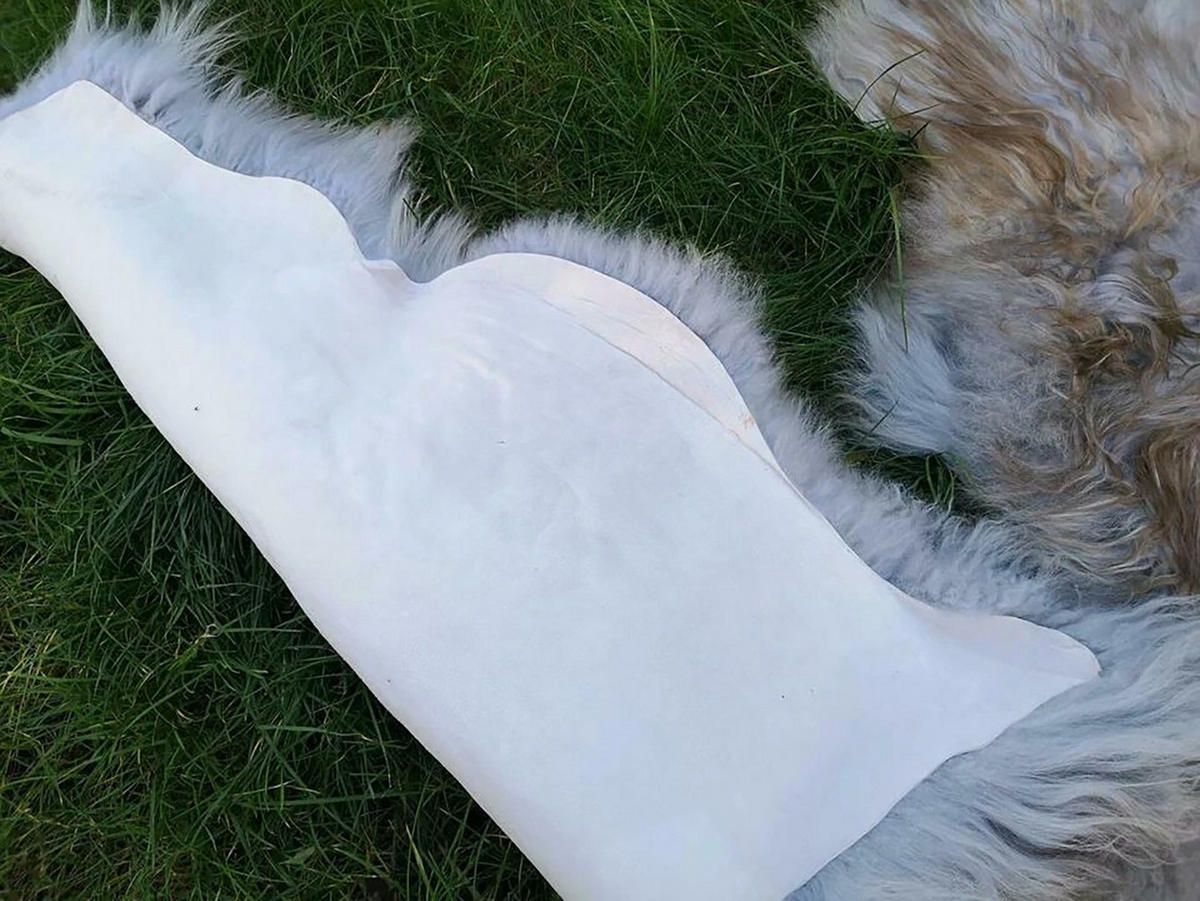 LAMMFELL Island hellgrau-braun lange weiche Wolle ca. 105 cm - Hellbraun/Hellgrau, Fell (55/105cm) - Provellus