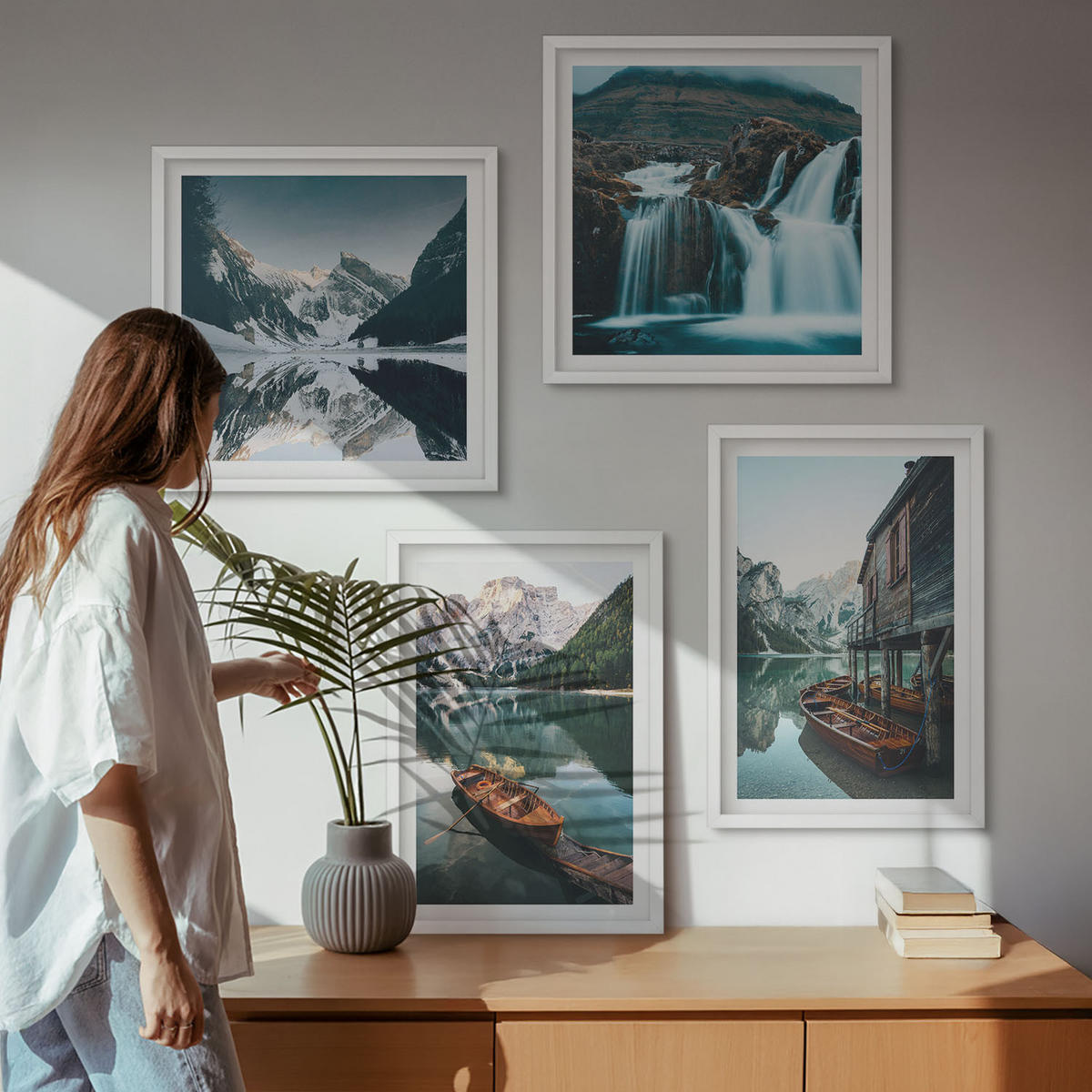 BILDER SET 4er Set - 50x50 cm & 40x60 cm Weißer Rahmen - Spiegelung der Boote auf Bergseen - Weiß, Kunststoff (50/50cm) - TULUP