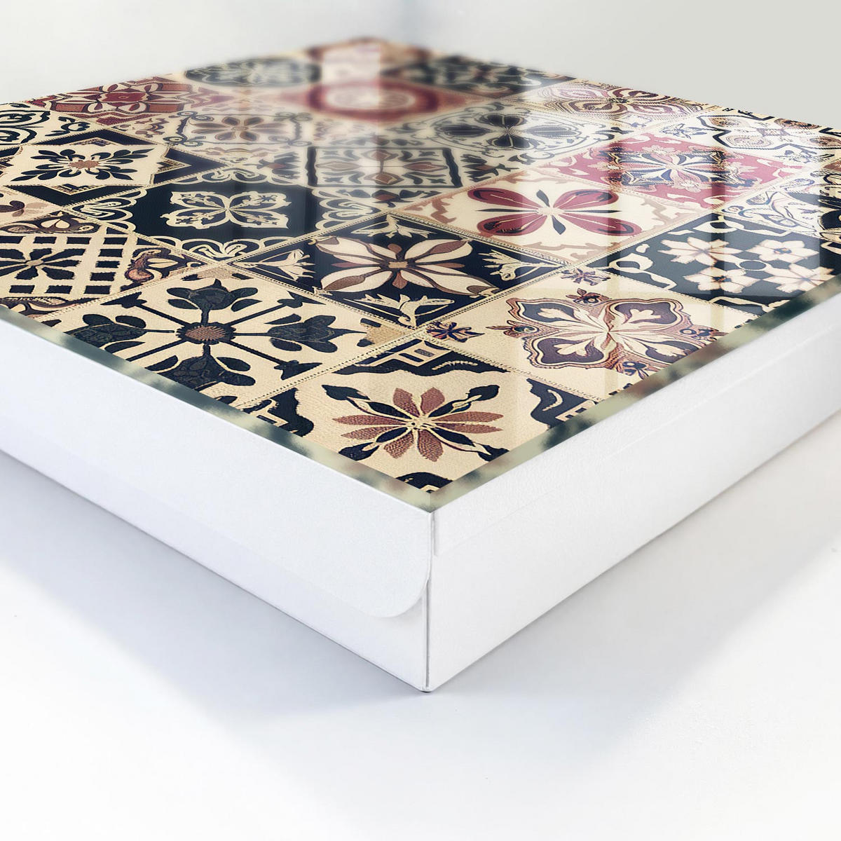 SCHLÜSSELBOX Weiß 30x30 cm – Türöffnung nach rechts - Klassische Muster - Beige, Metall (30/30/5cm) - TULUP