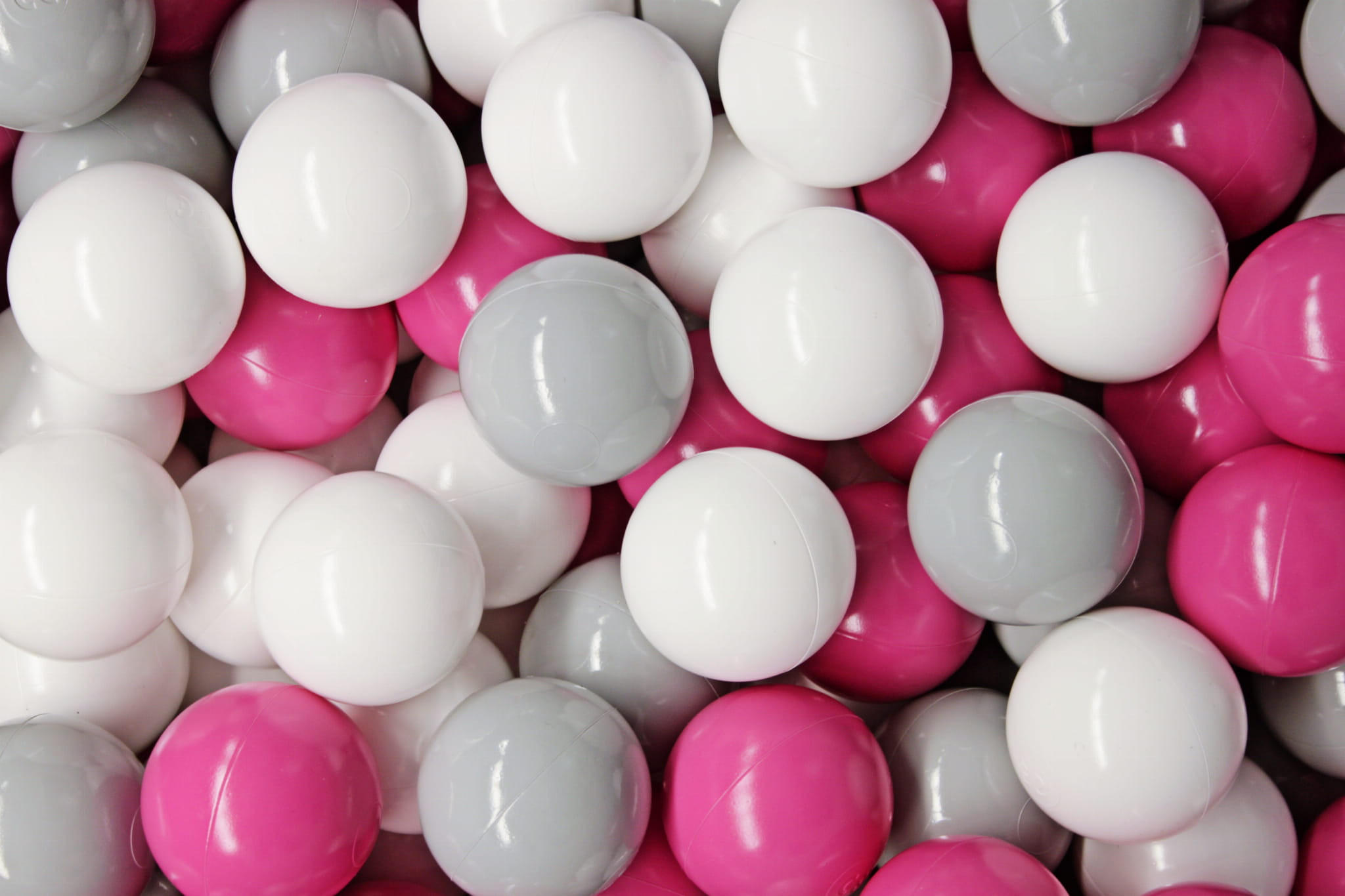 BÄLLE für Bällebad, Spielbälle, Plastikbälle für Kinder Set 50 pcs.: Grau/Weiß/Dunkelrosa - Pink/Weiß, Textil (7/7/7cm) - MeowBaby