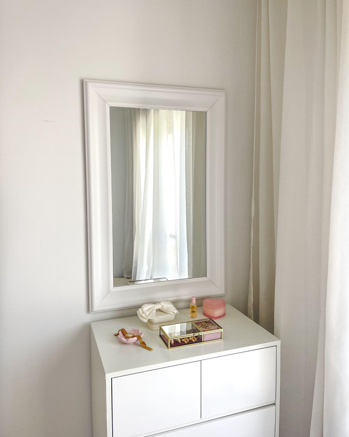 WANDSPIEGEL weiß rechteckig 60/90 cm Lunel - Weiß, Kunststoff (60/90/3cm) - Beliani