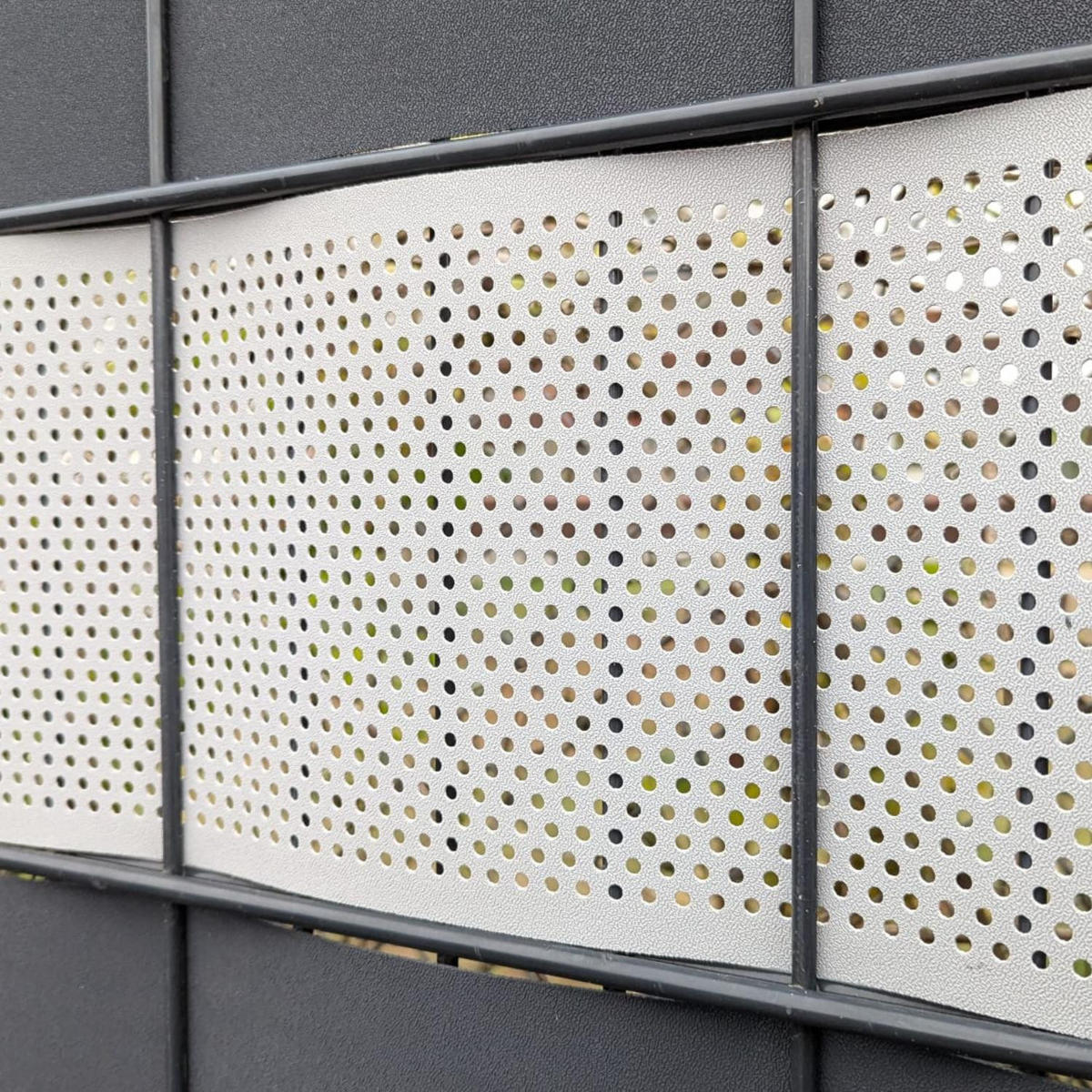 SICHTSCHUTZSTREIFEN PP Premium Gelocht 20 Prozent Streifen Weiß 2,55m - Weiß, Kunststoff (255/19cm) - ZAUN|ZU