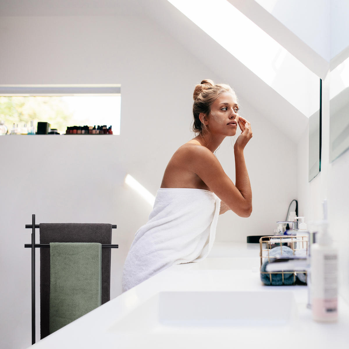 HANDTUCHHALTER - Schwarz, Metall (51/87.5/20cm) - Relaxdays