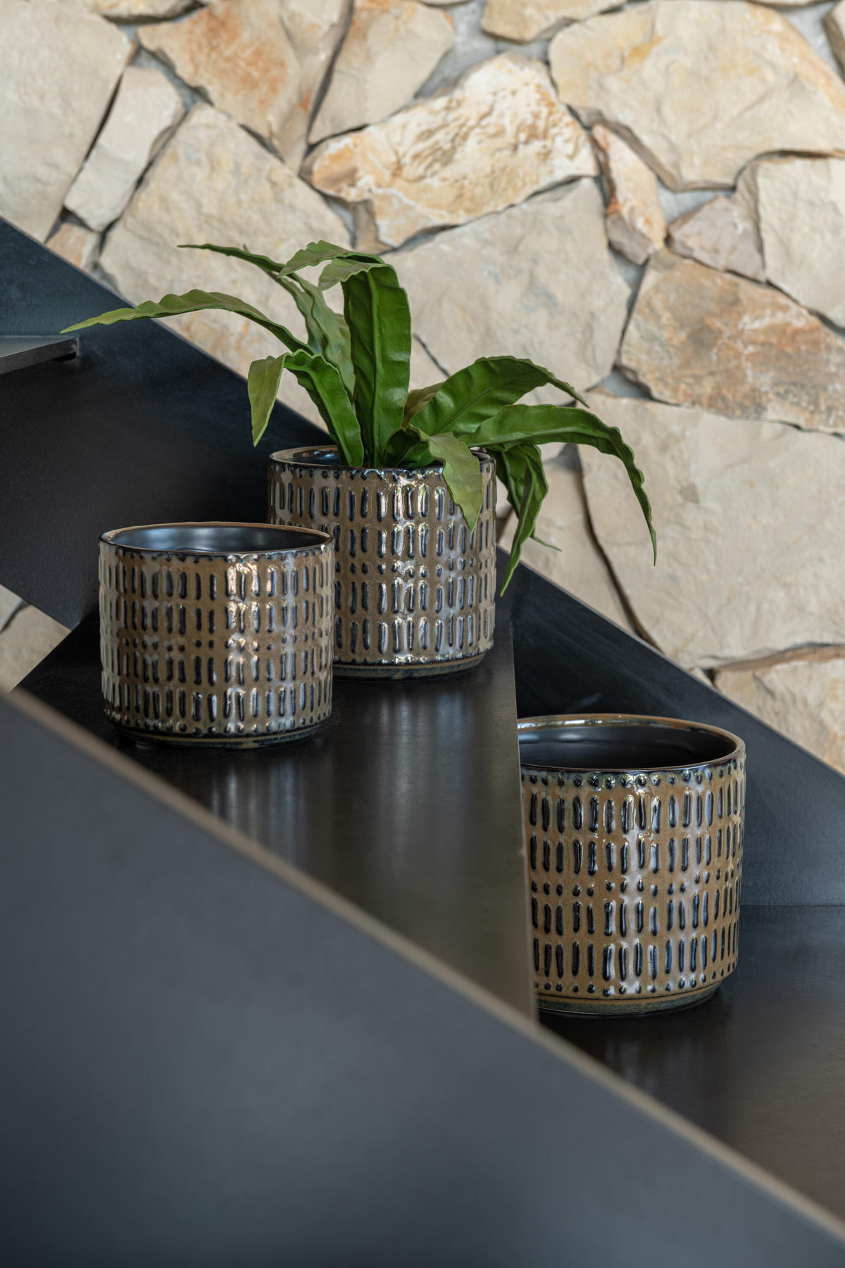 BLUMENTOPF LINIEN - Töpferei - Schwarz - M - 2er set - Ø 13,5 cm - Schwarz, Keramik (13.5/12.5cm) - J-Line