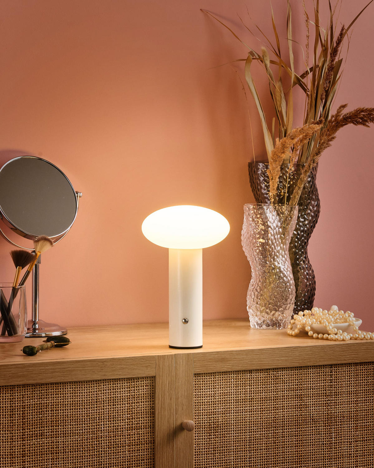 LED-TISCHLEUCHTE Weiß/Schwarz Buayan - Schwarz/Weiß, Metall (15/15/25cm) - Beliani