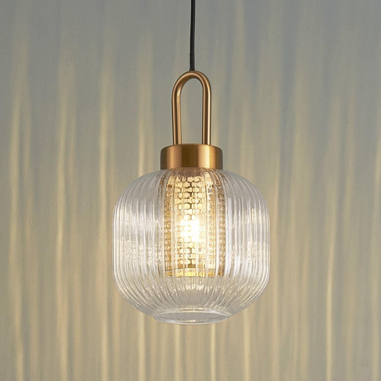 HÄNGELEUCHTE Carmina, Gold / Messing, 18.5cm - Goldfarben, Glas (18/20/18.5cm) - KOSILUM