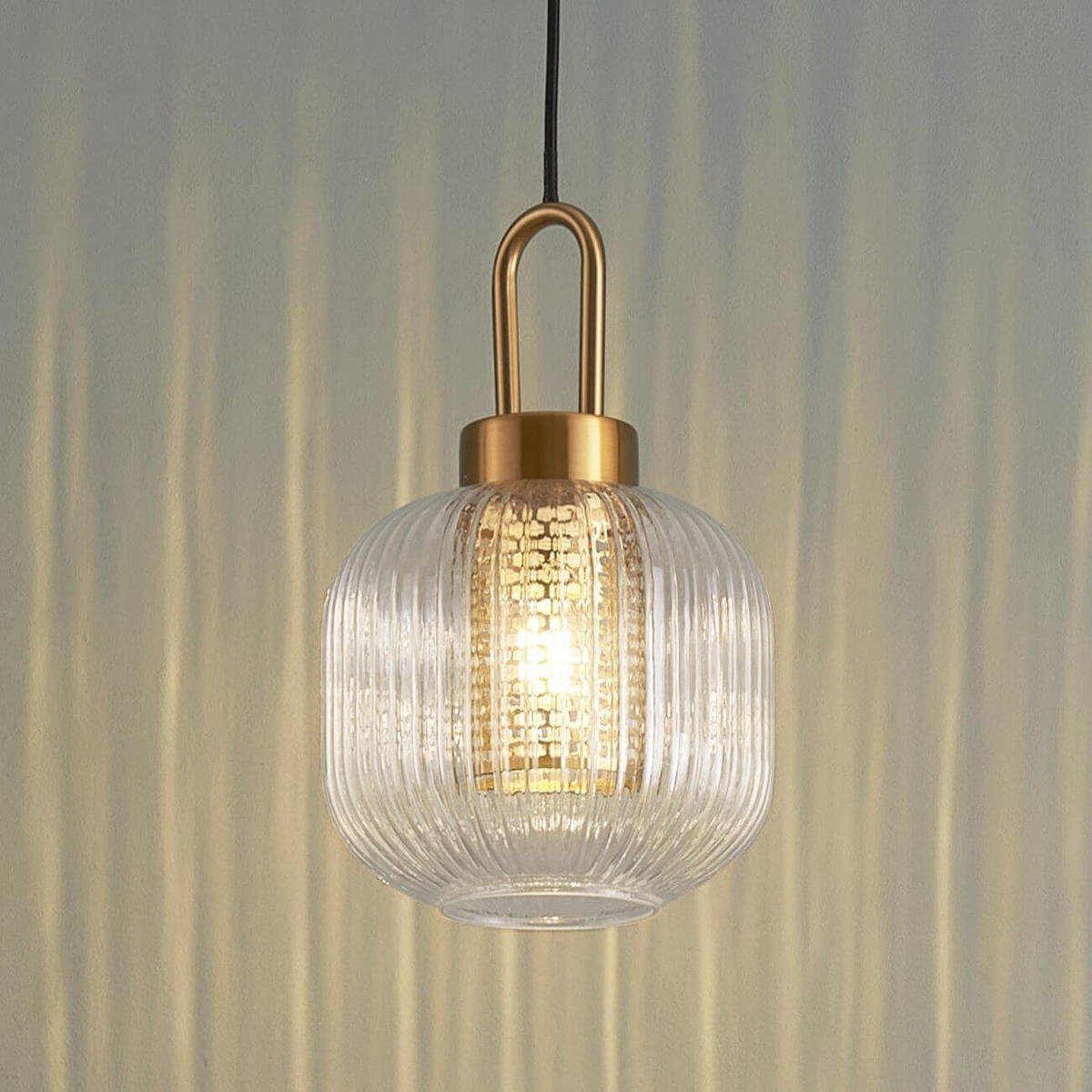 HÄNGELEUCHTE Carmina, Gold / Messing, 20cm - Goldfarben, Glas (20/20/18.5cm) - KOSILUM