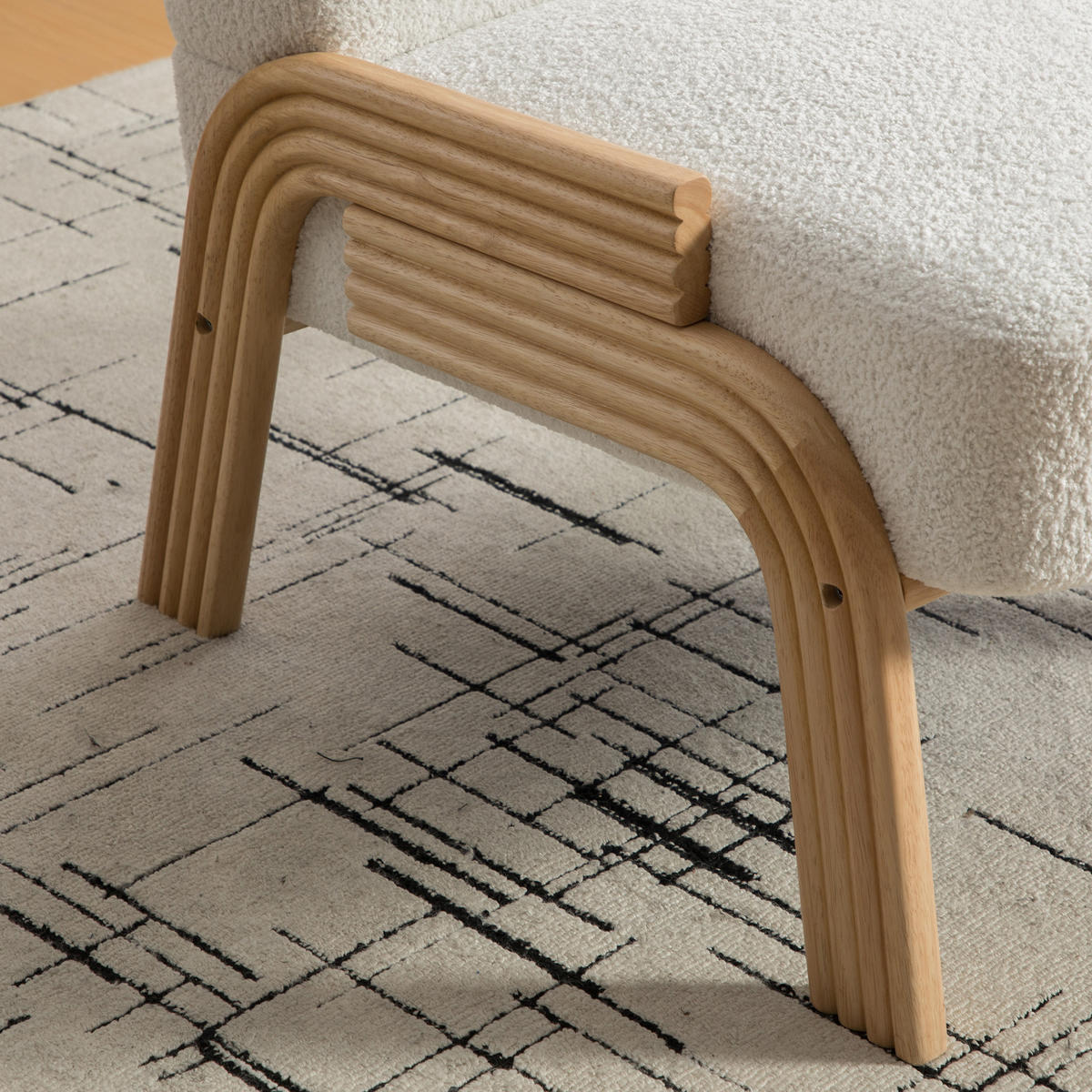 FÅTÖLJ i Chenille och Massivt Trä, skandinavisk design och utan armstöd - Cremefärgad, Textil (72/78/61cm) - Urban Meuble