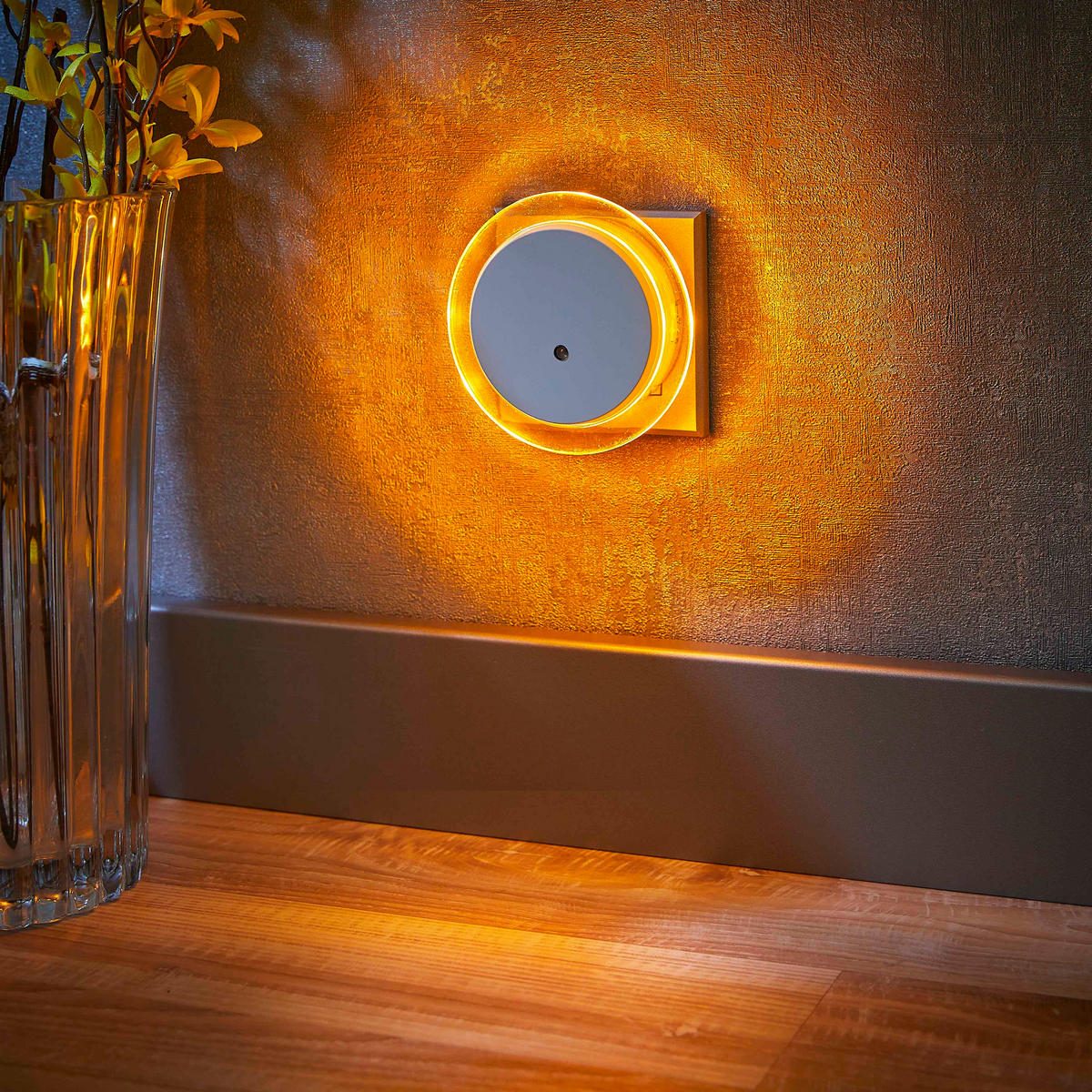 LED-NACHTLICHT - Bernsteinfarben mit Dämmerungssensor und 2 USB-Anschlüssen für Schlafzimmer und Flur, 4er-Set - Weiß, Kunststoff (6.8/9.2/9.2cm) - Northpoint