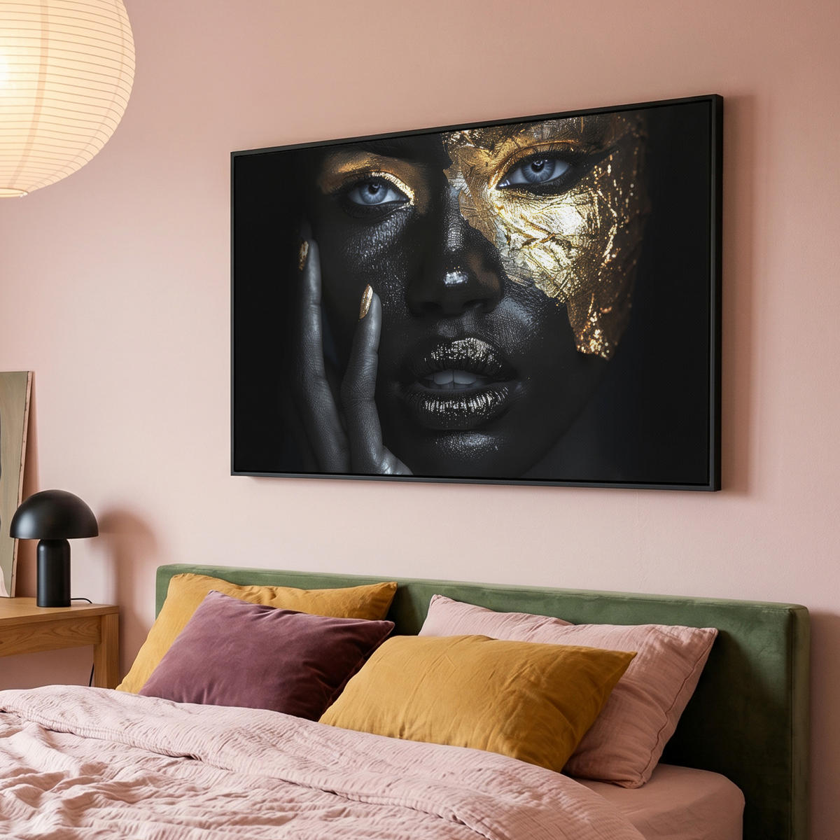 LEINWAND Bilder mit Rahmen - Frau - Gold - Porträt - Schwarz-Weiß - Luxus - 140x90 - Hellblau, Textil (140/90cm) - MuchoWow