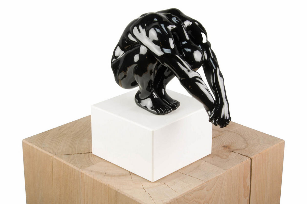 SKULPTUR Schwarz 20/23 cm - Schwarz, Stein (2.2/23/13cm) - KUNSTLOFT