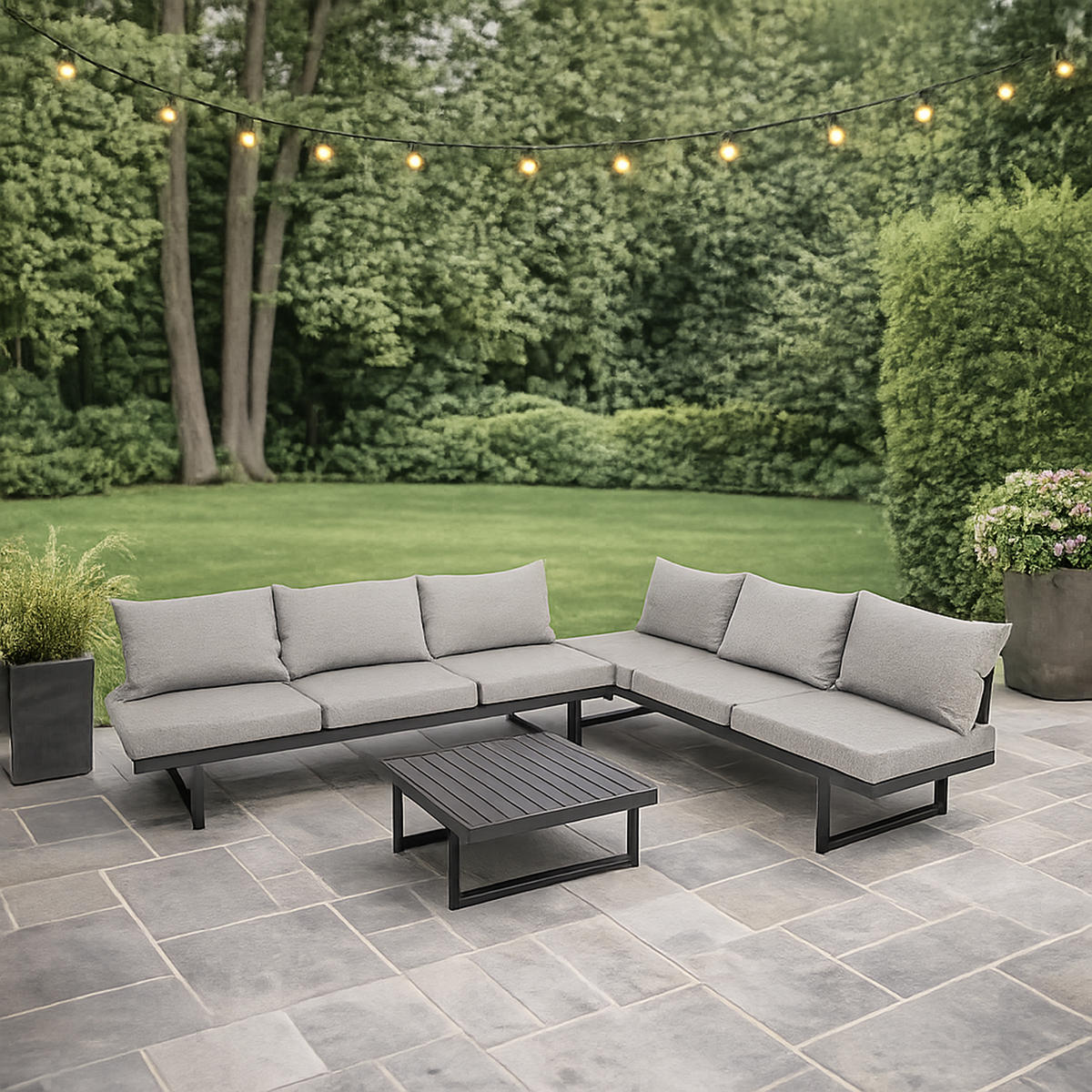 LOUNGESET Chatham - 4-teilig (1x 3-Sitzer Sofa mit Polster, 2x 1-Sitzer Lehnensessel mit Polster, 1x Kaffetisch) - Grau, Metall - TPFGarden