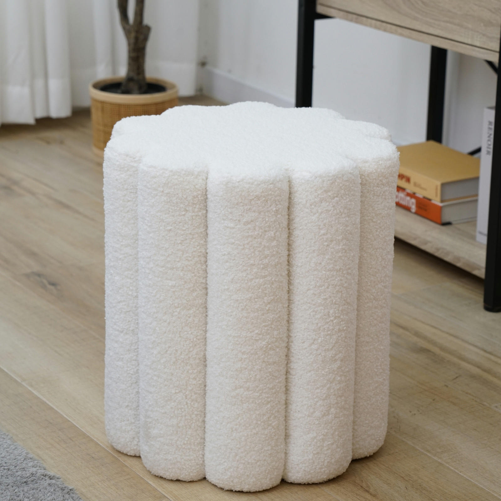 HOCKER DAHLIA Weiß - Weiß, Textil (35/40/35cm) - SVITA